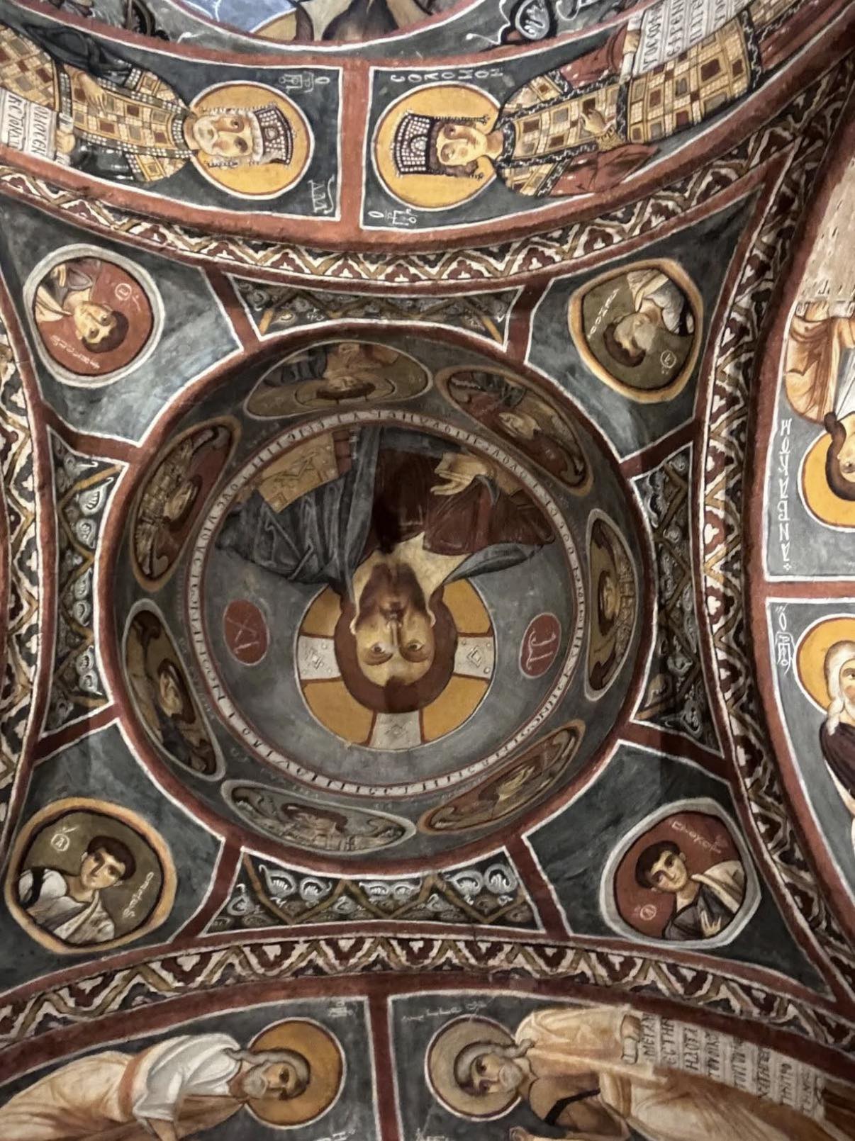 Karanlık Kilise’nin Bin Yıllık Freskleri Büyülüyor