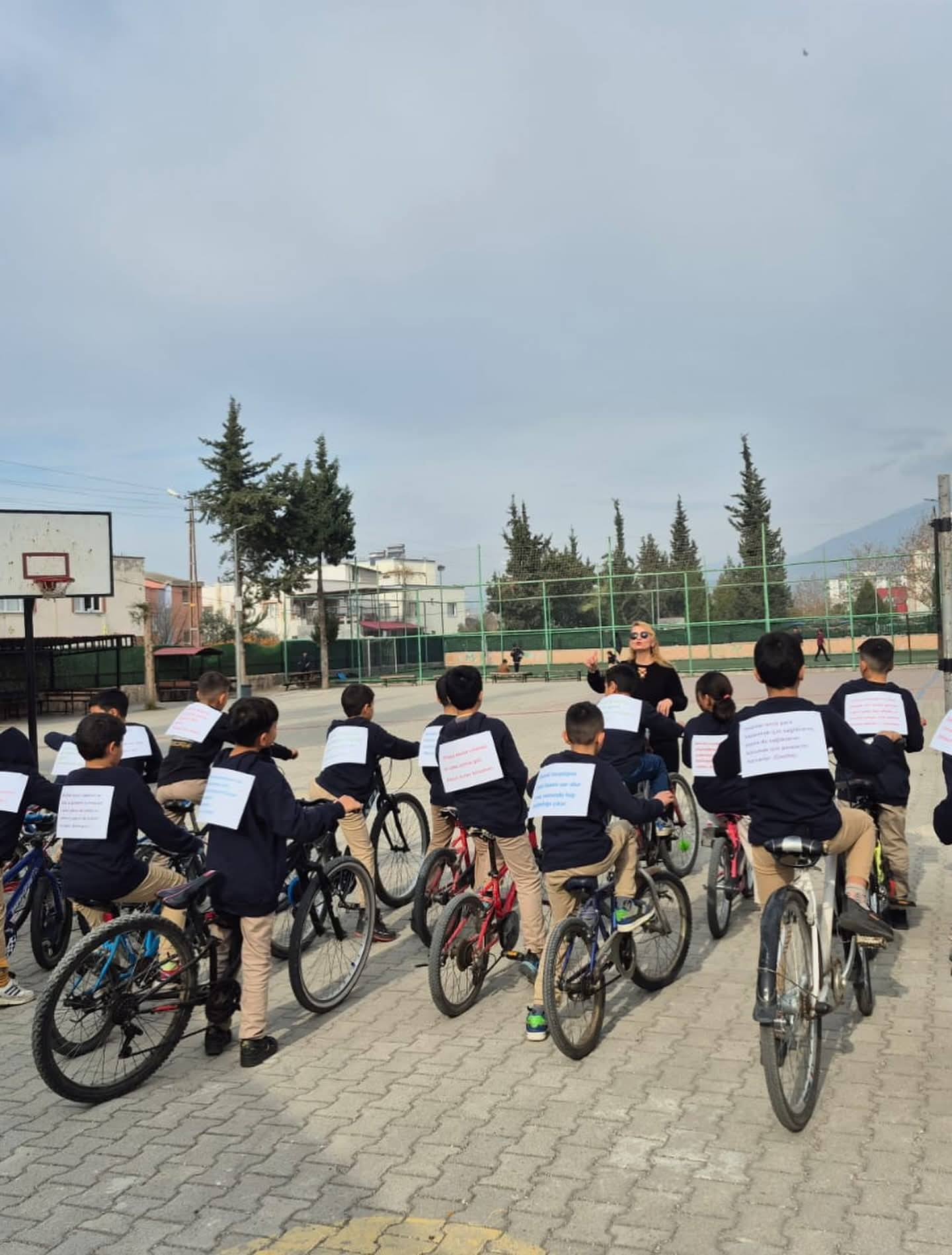 Miniklerden Değerler Turu Bisikletle Mesaj Verdiler (2)