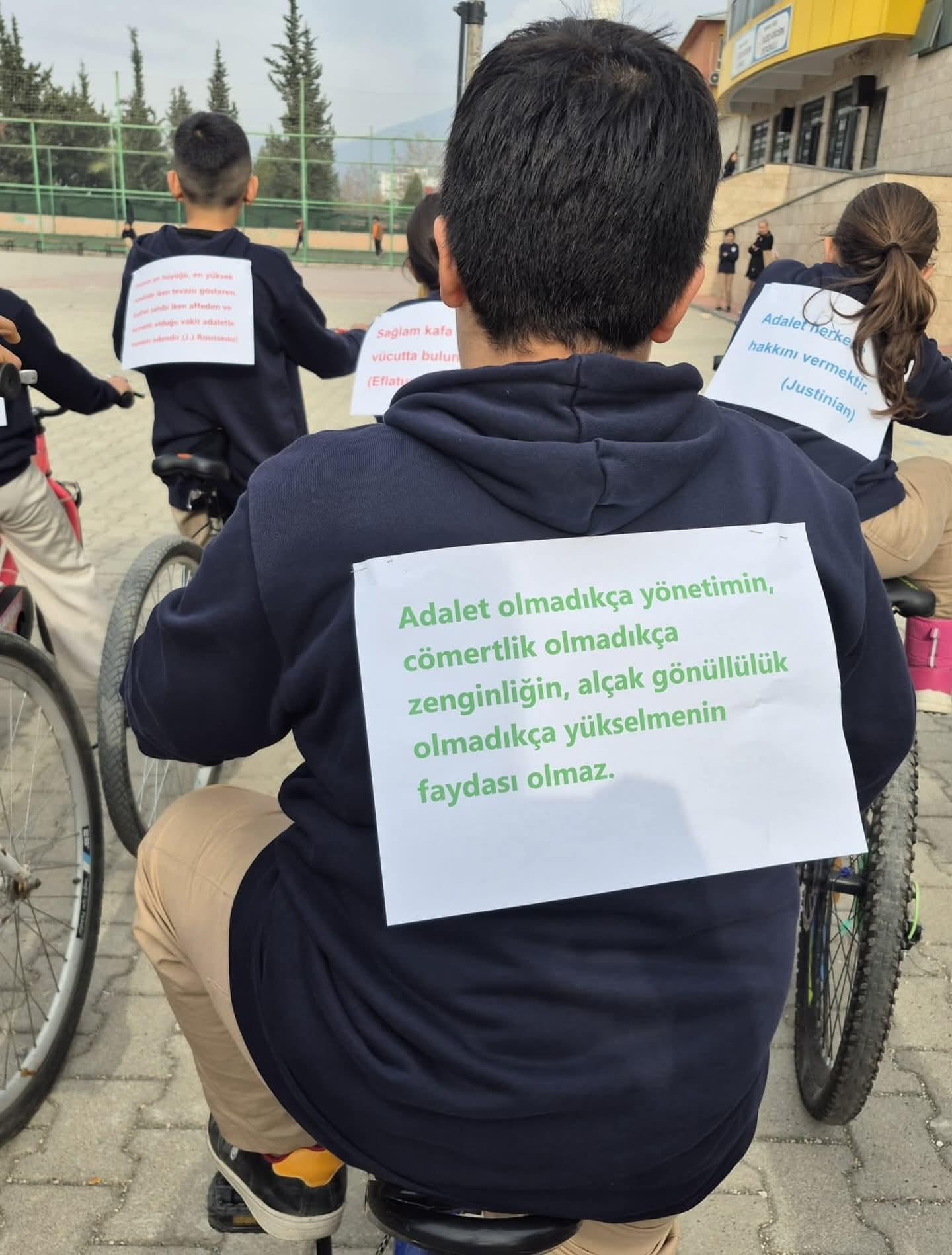 Miniklerden Değerler Turu Bisikletle Mesaj Verdiler (3)