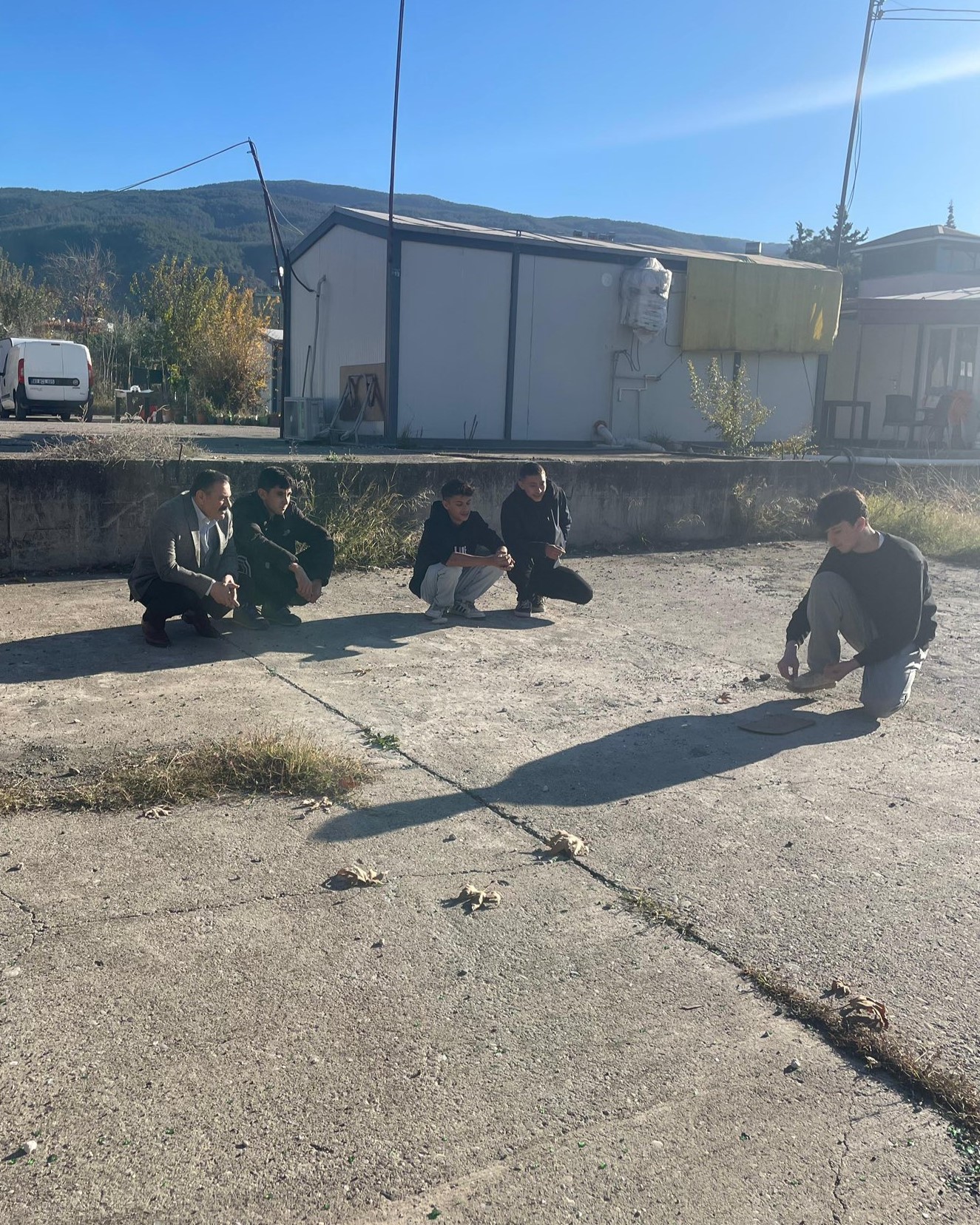 Osmaniye Emniyet Müdürü Sarıbuva Çocuklarla Bilye Oynadı2