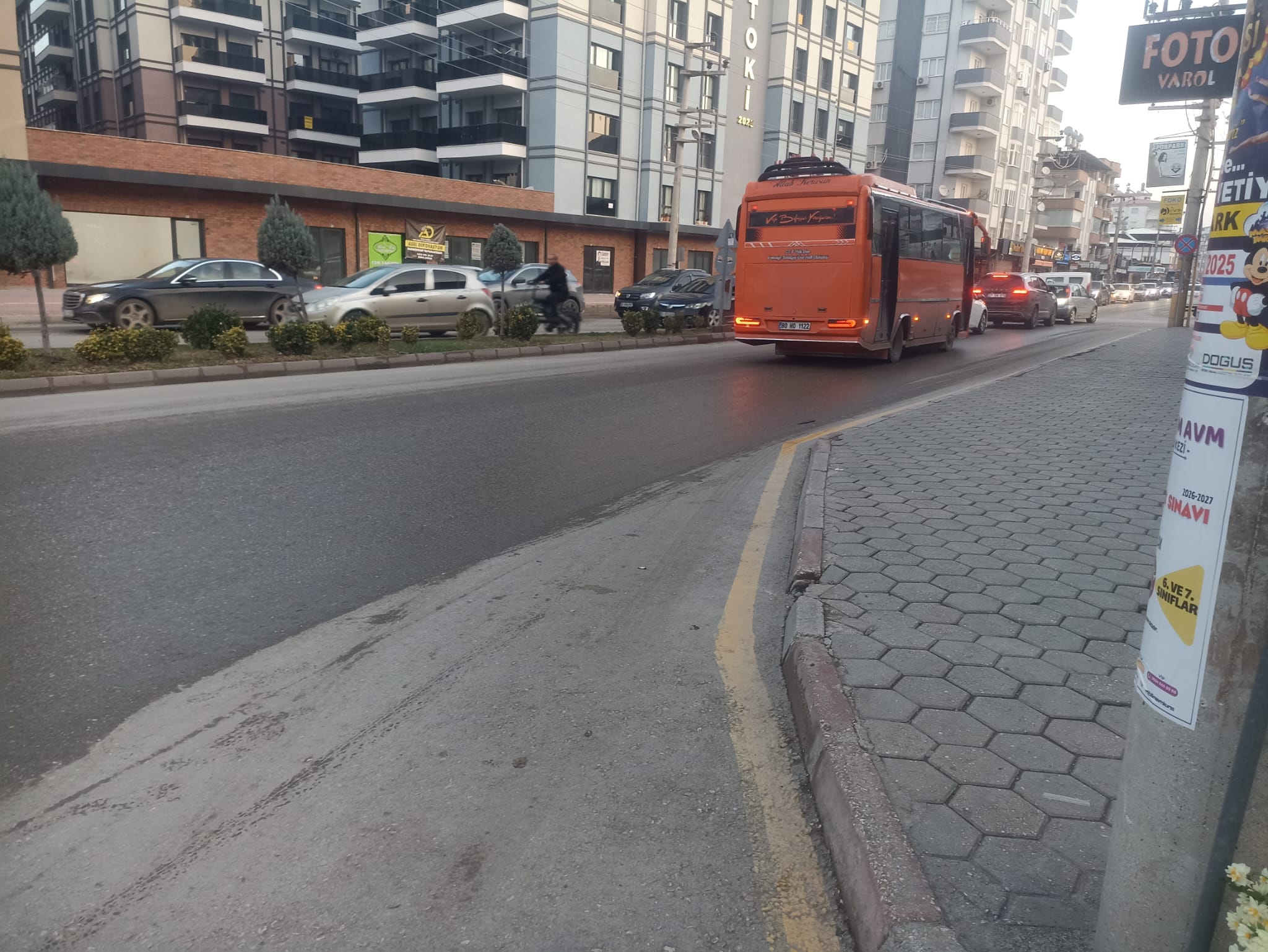 Osmaniye'de Atatürk Caddesi’nde Sabah Trafiği Kilitlendi (1)