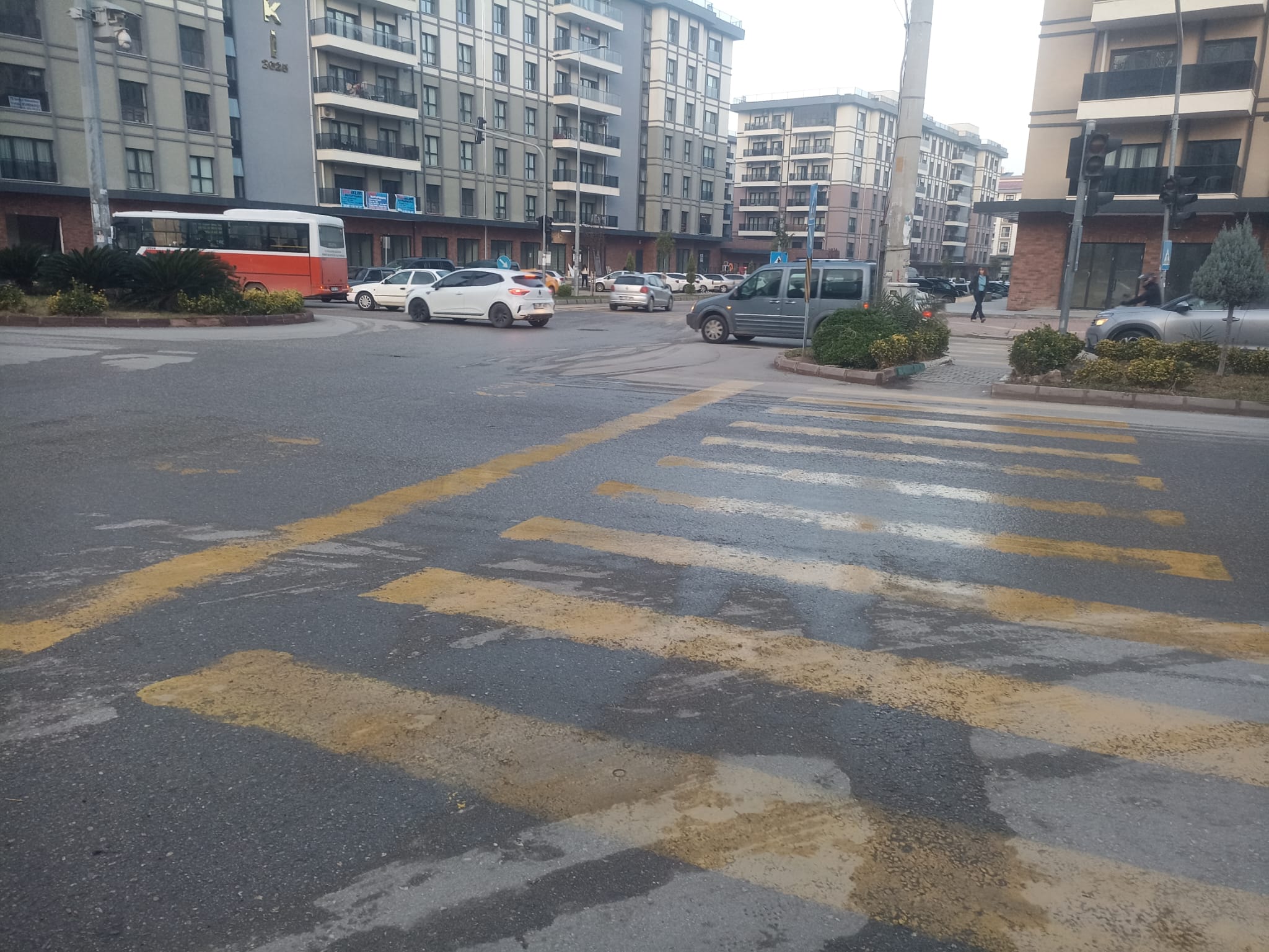 Osmaniye'de Atatürk Caddesi’nde Sabah Trafiği Kilitlendi (2)