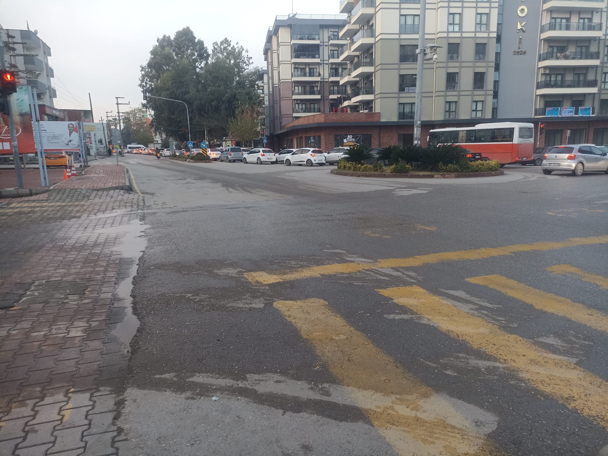 Osmaniye'de Atatürk Caddesi’nde Sabah Trafiği Kilitlendi (3)