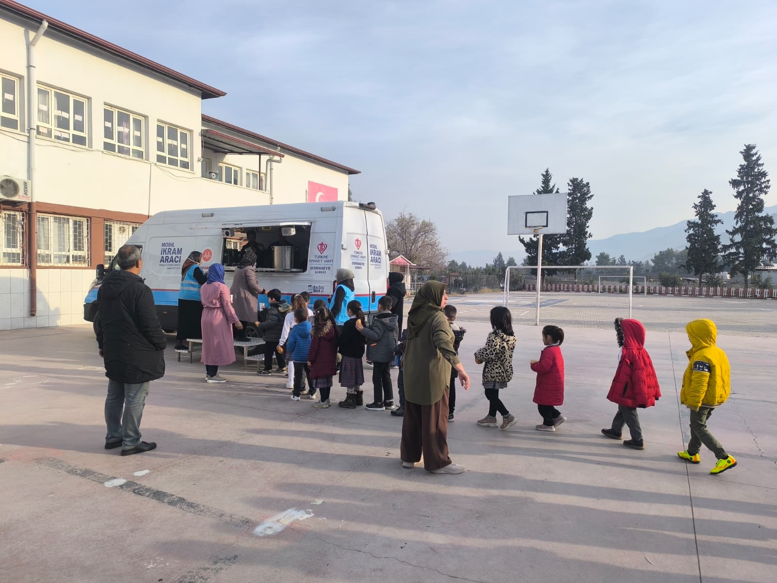 Osmaniye’de Öğrencilere Sabah Saatlerinde Sıcak Çorba İkramı6