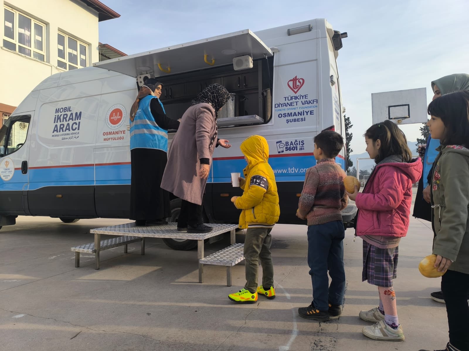 Osmaniye’de Öğrencilere Sabah Saatlerinde Sıcak Çorba İkramı7