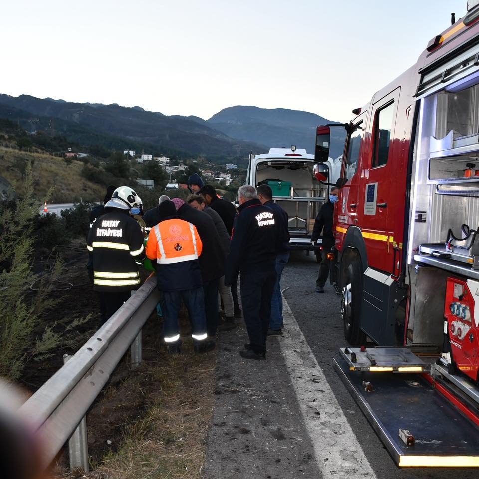 Payas Dörtyol Tem Otoyolu’nda Trafik Kazası 2 Ölü3