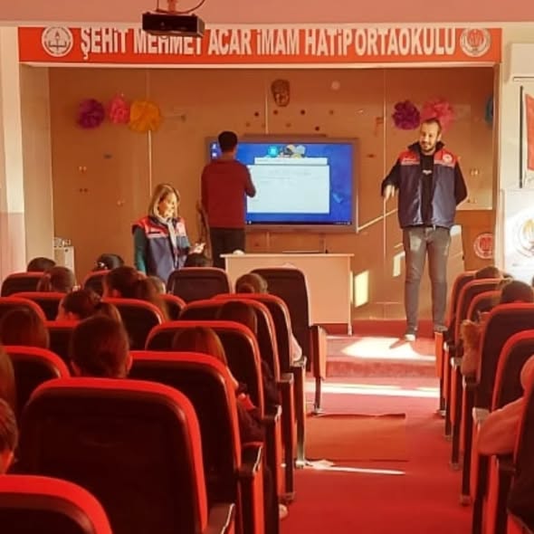 Şehit Mehmet Acar İmam Hatip Ortaokulu (2)