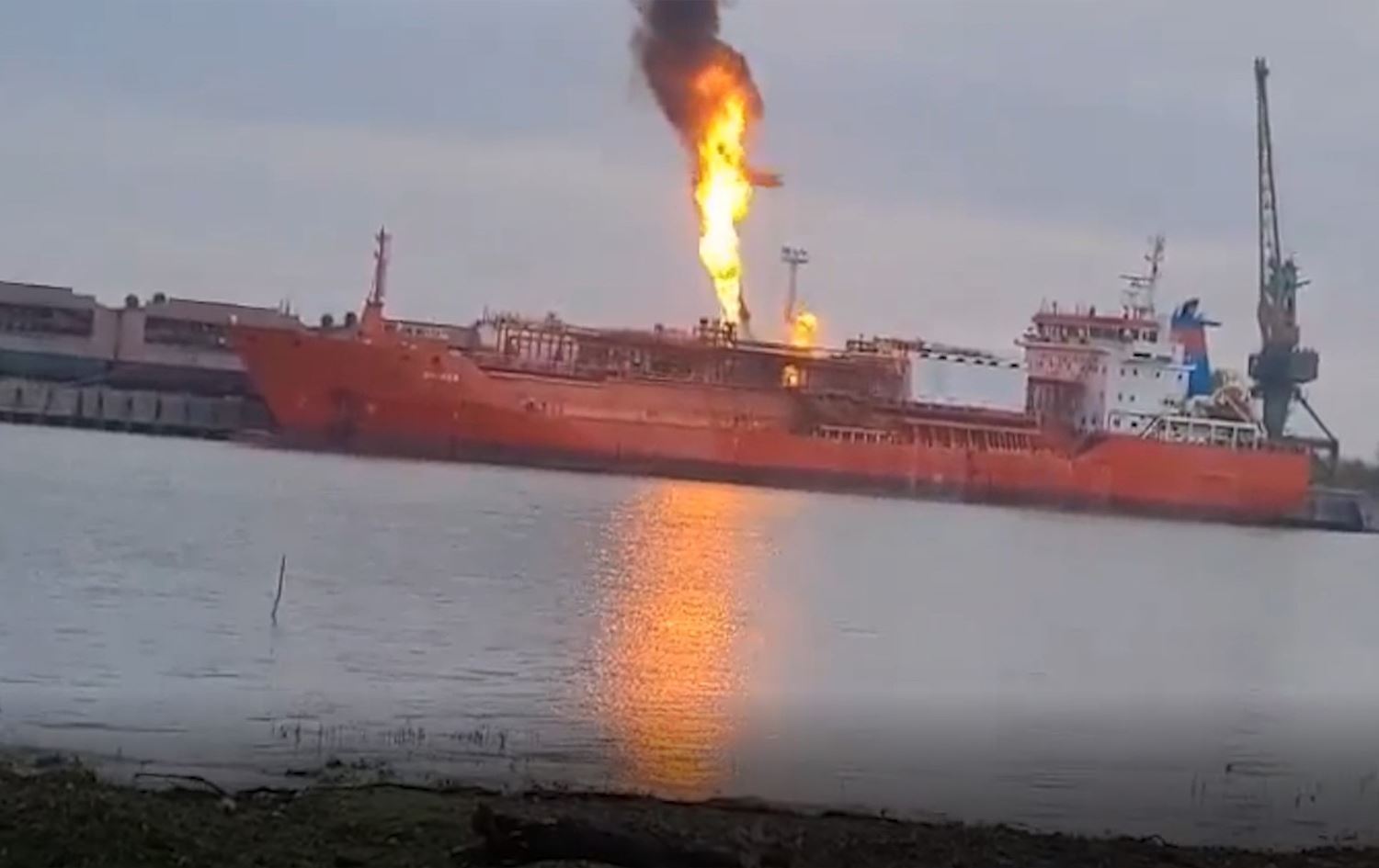 Ukrayna'da Türk Gemisine Saldırı-1