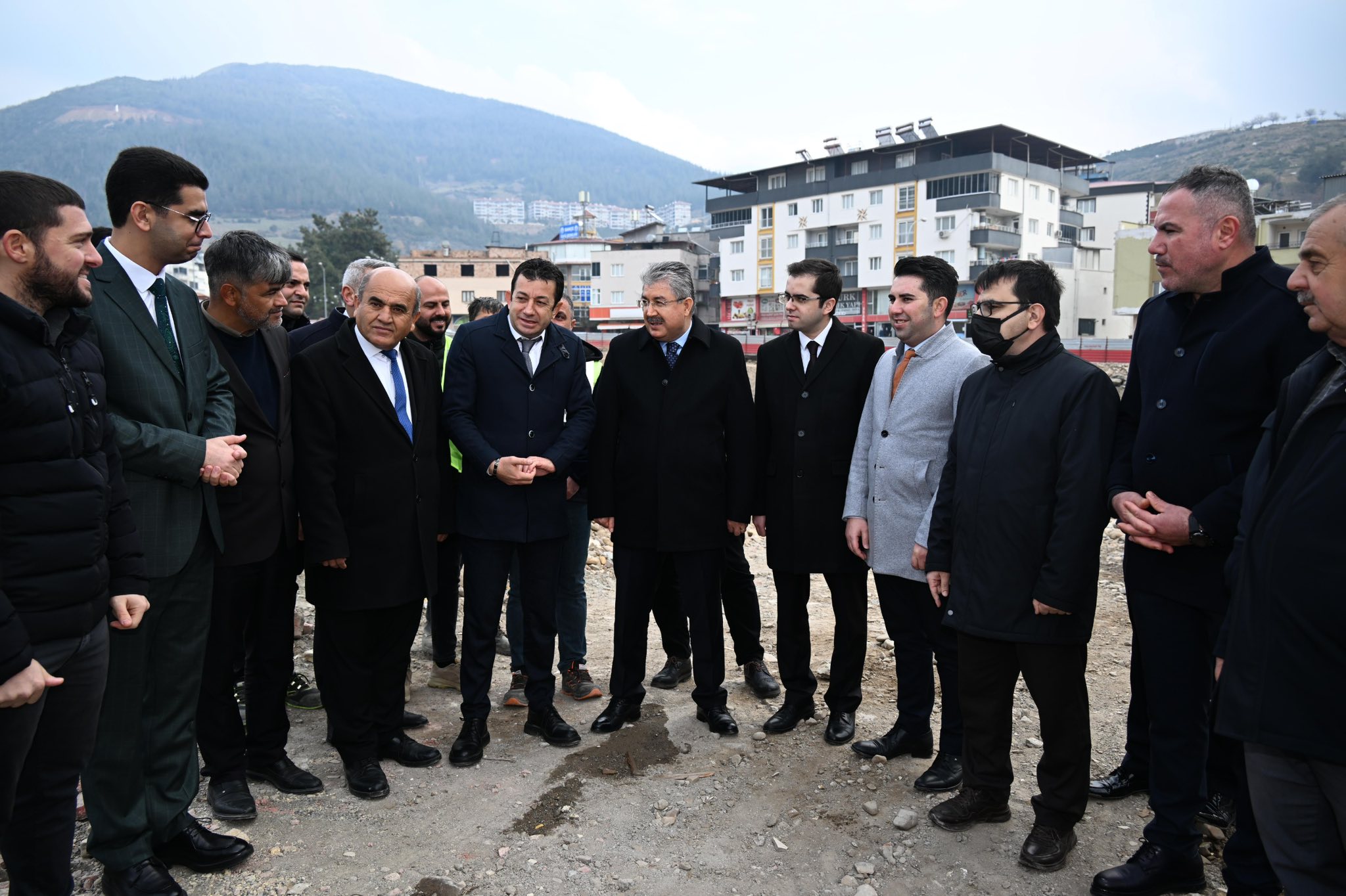 Vali Yılmaz’dan Bahçe Rezerv Yapı Alanında İnceleme3