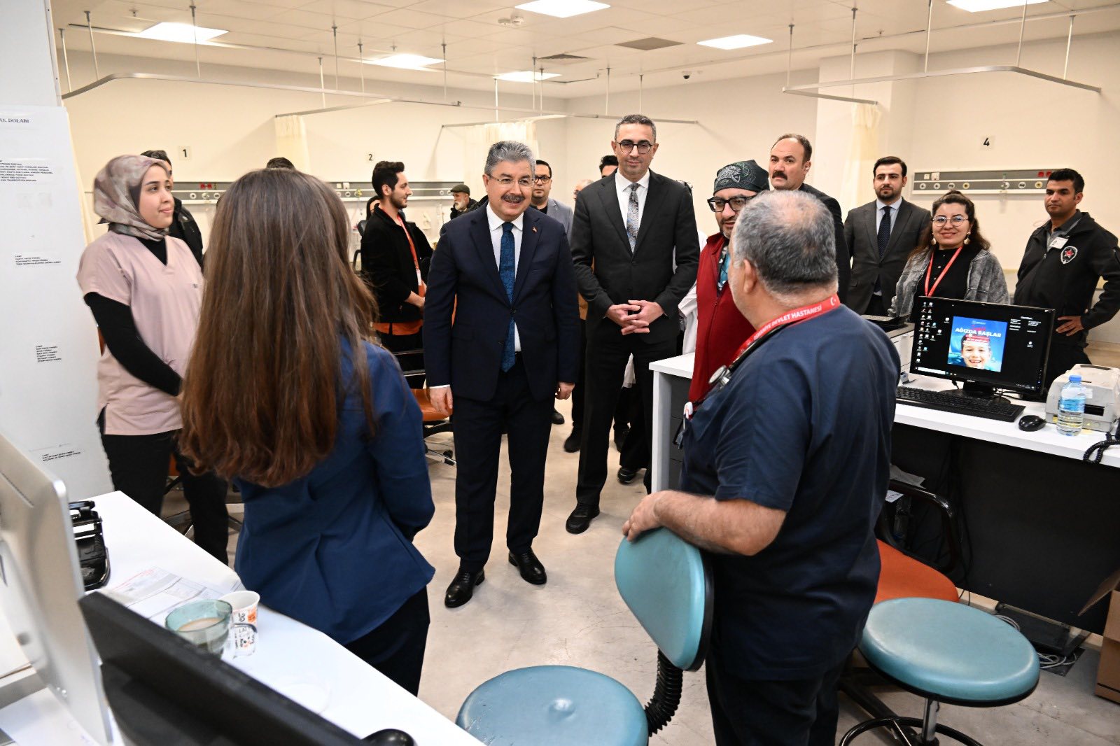 Vali Yılmaz’dan Yeni Yıl Ziyareti Devlet Hastanesi’nde Hastalara Moral (6)