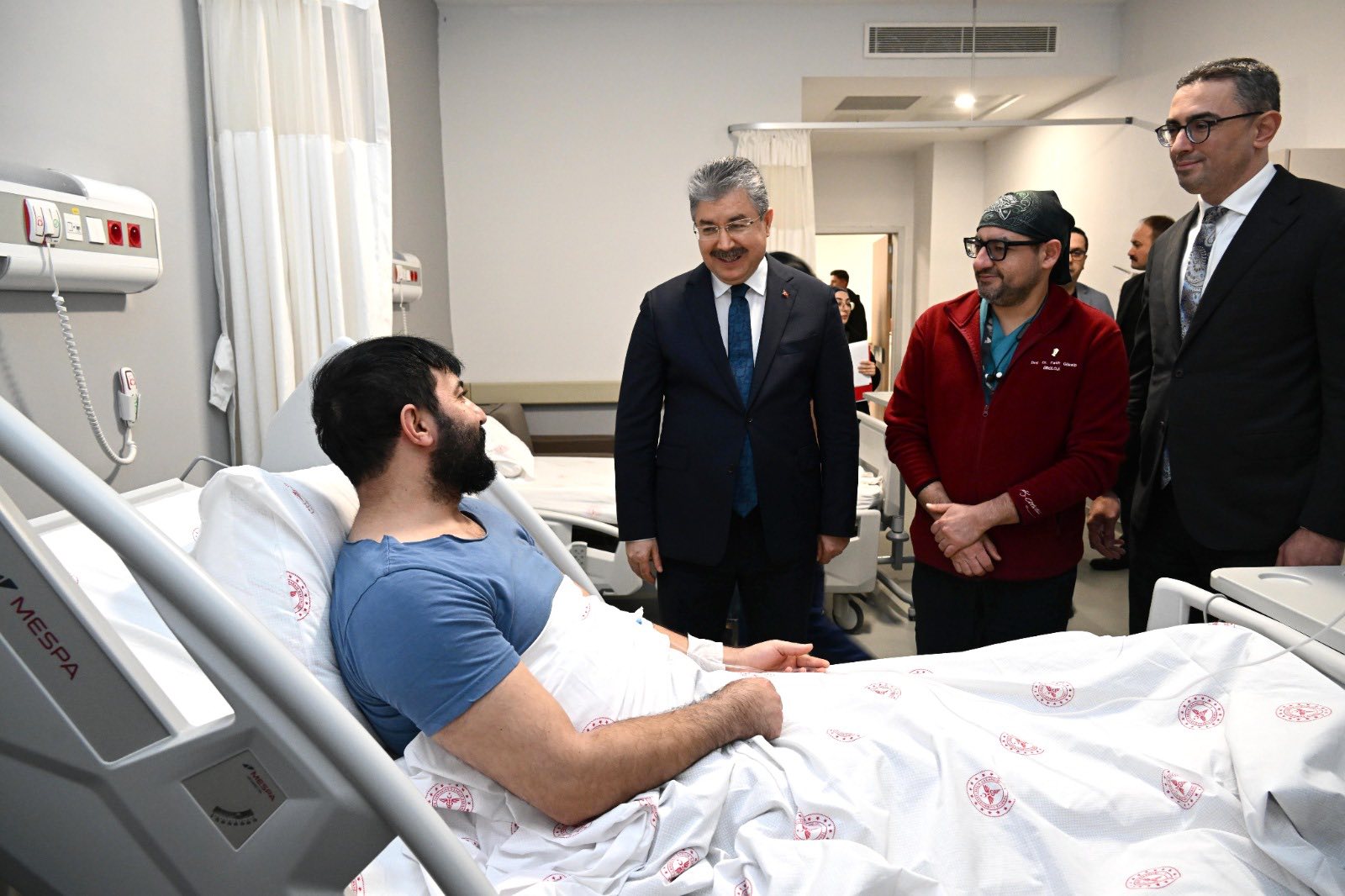 Vali Yılmaz’dan Yeni Yıl Ziyareti Devlet Hastanesi’nde Hastalara Moral (8)