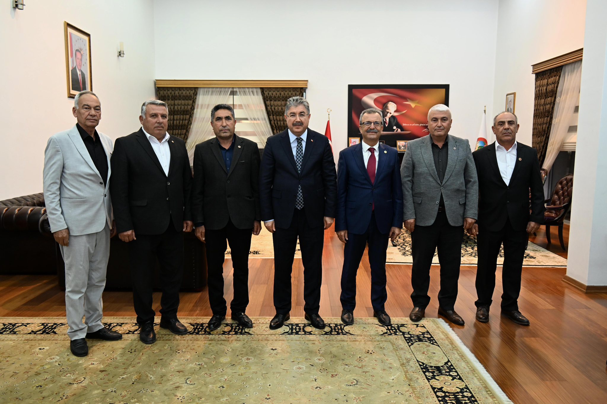 Yeşil Altın Zeytin Festivali’ne Destek Plaketi Vali Yılmaz’a Takdim Edildi (1)