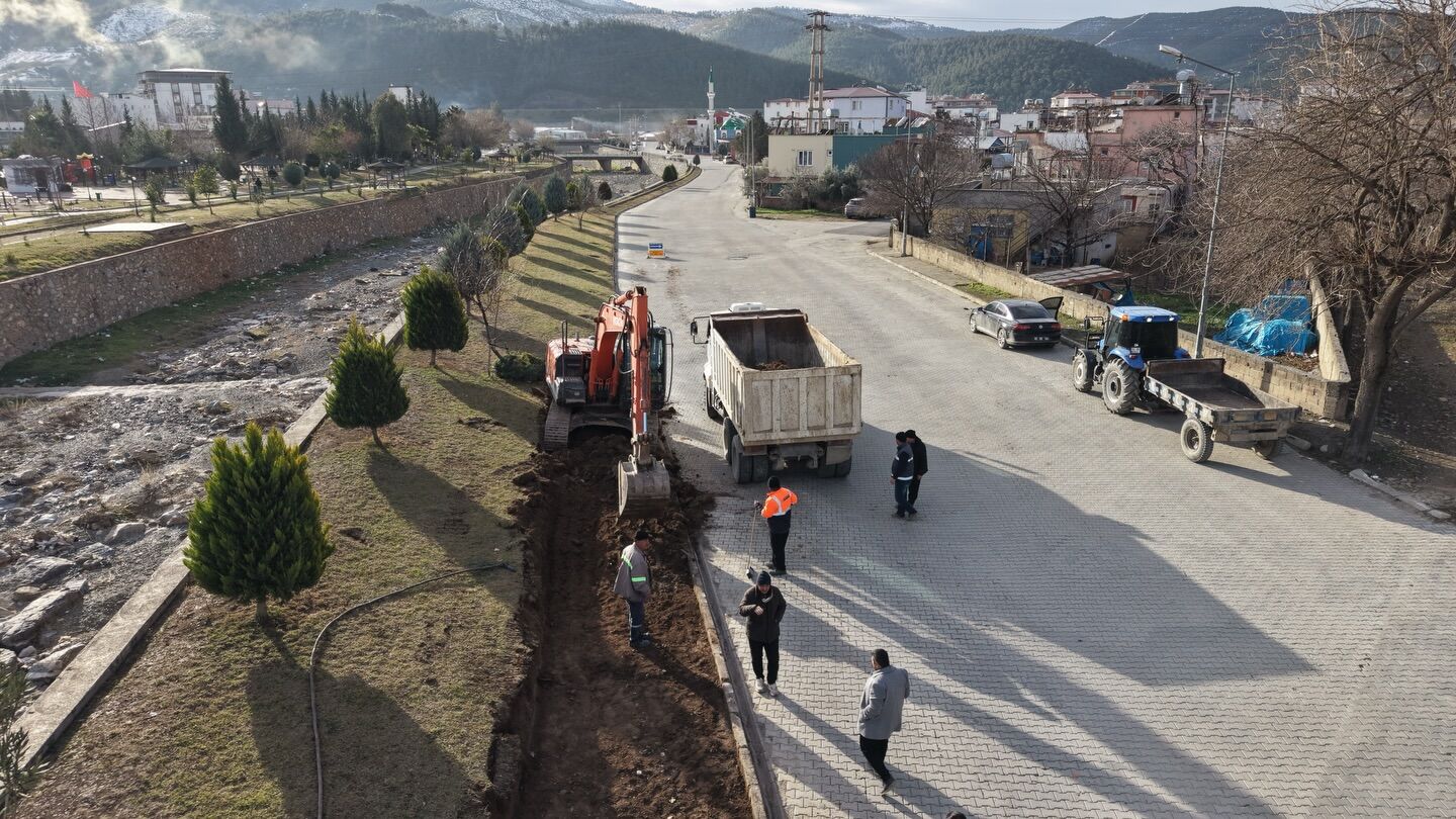 Bahçe’de Kaldırım Sorunu Çözüldü (2)