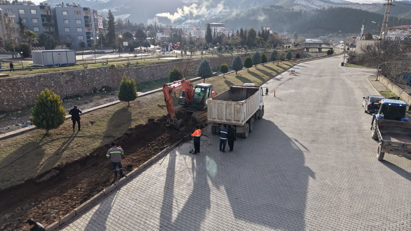 Bahçe’de Kaldırım Sorunu Çözüldü (3)
