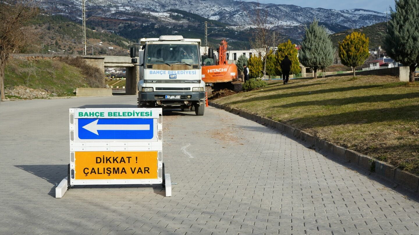 Bahçe’de Kaldırım Sorunu Çözüldü (4)