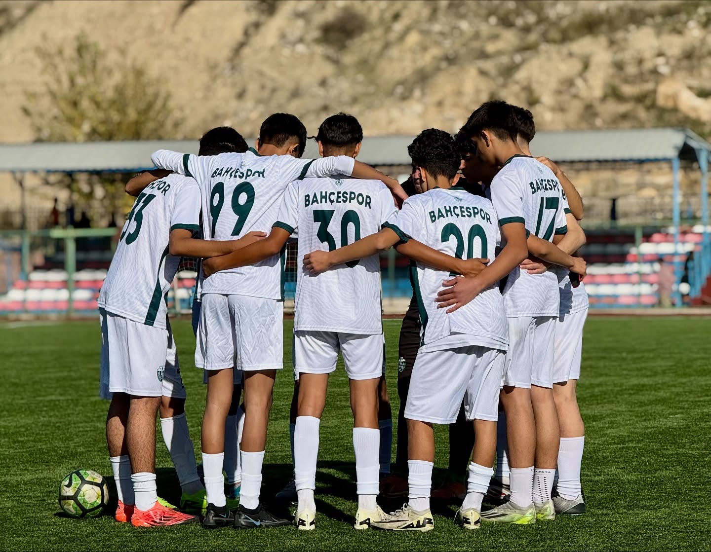 Bahçespor İlk Yarıyı Zor Geçirdi (2)