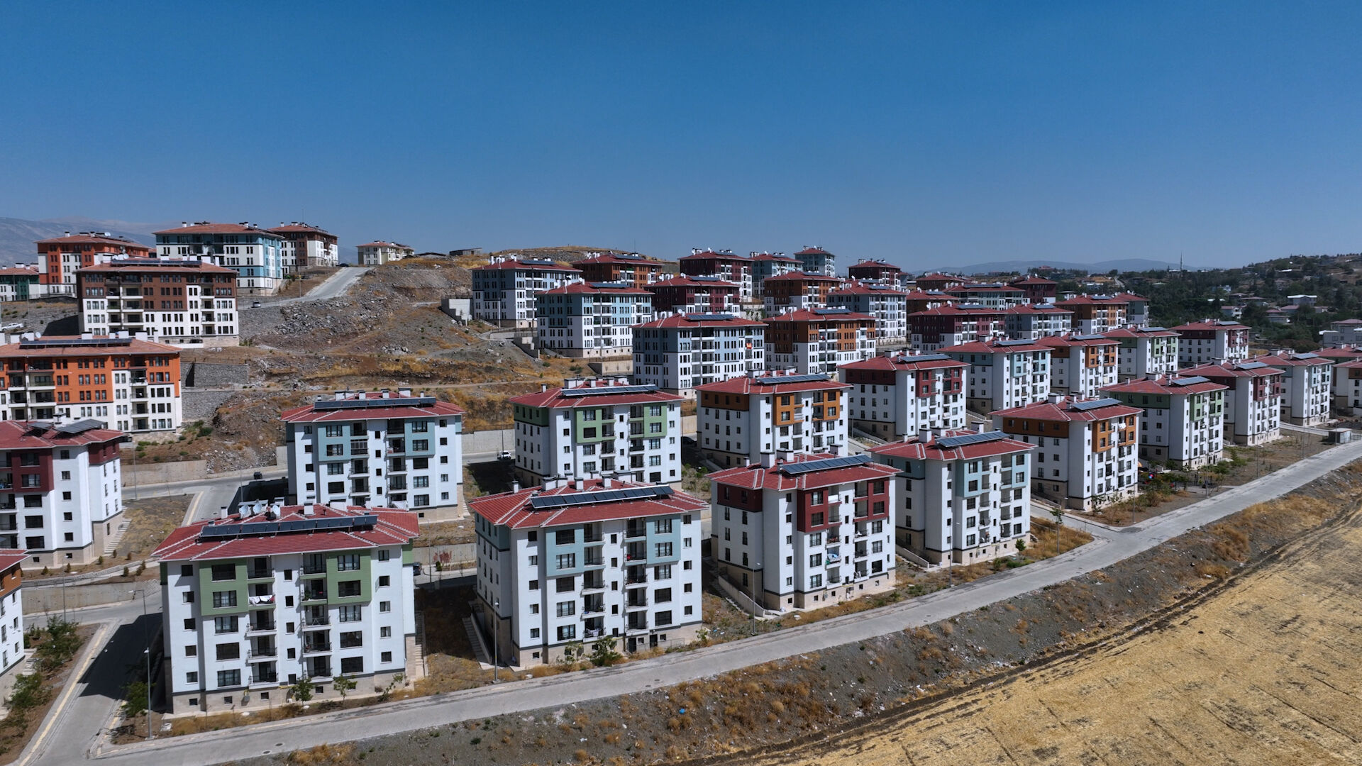 Bakan Kurum'dan Kahramanmaraş'ta Konutuna Kavuşan 'Fatma Teyze' Paylaşımı: