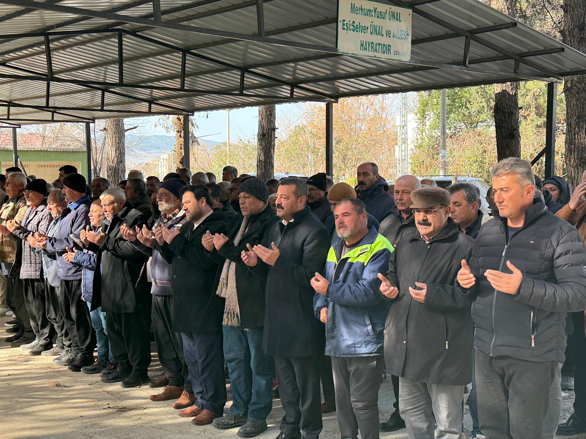 Başkan Aksoy Zeliha Teyze’nin Cenaze Törenine Katıldı3