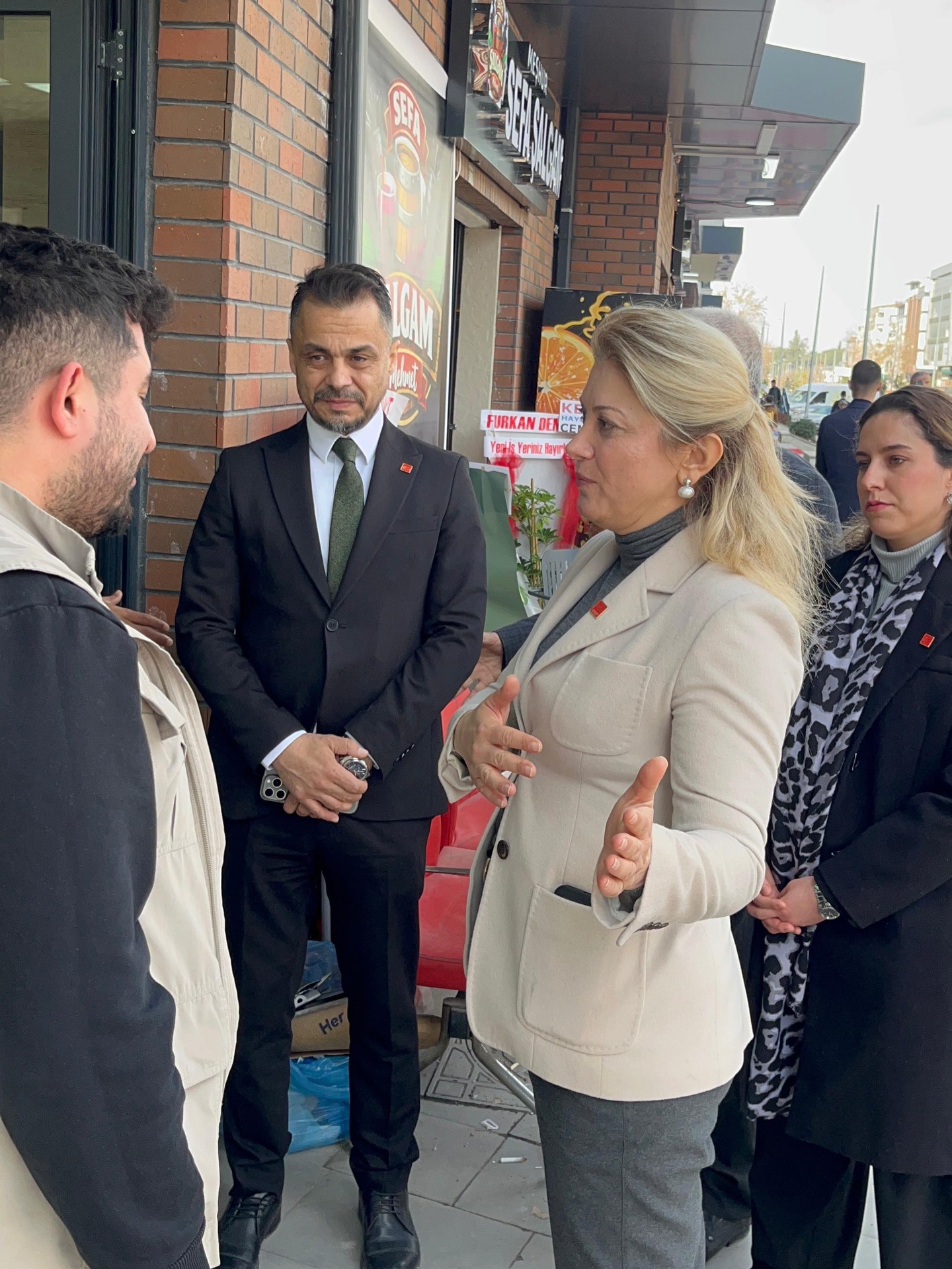 Chp Osmaniye Sahada Esnaf Ve Muhtarlarla Buluşma (6)