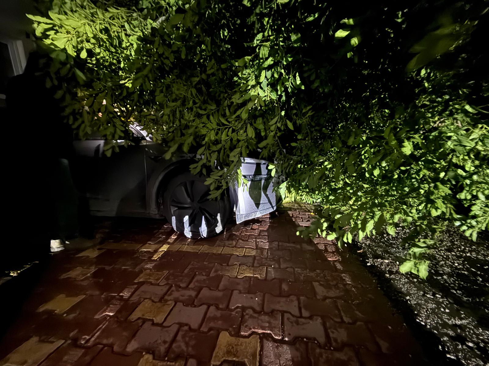 Düziçi’nde Fırtına Etkili Oldu (1)