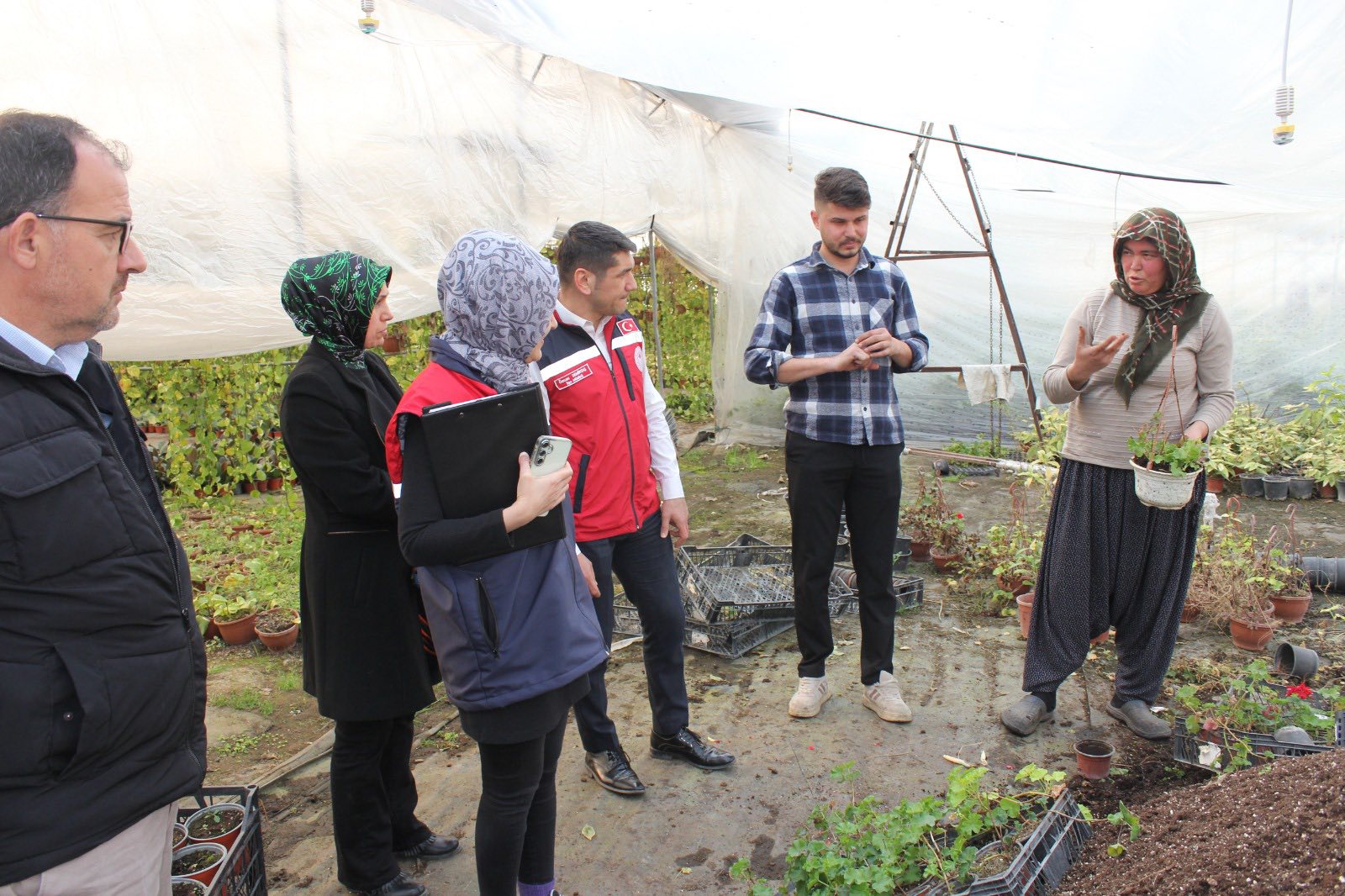 Düziçi’nde Süs Bitkisi Serasında İnceleme (6)