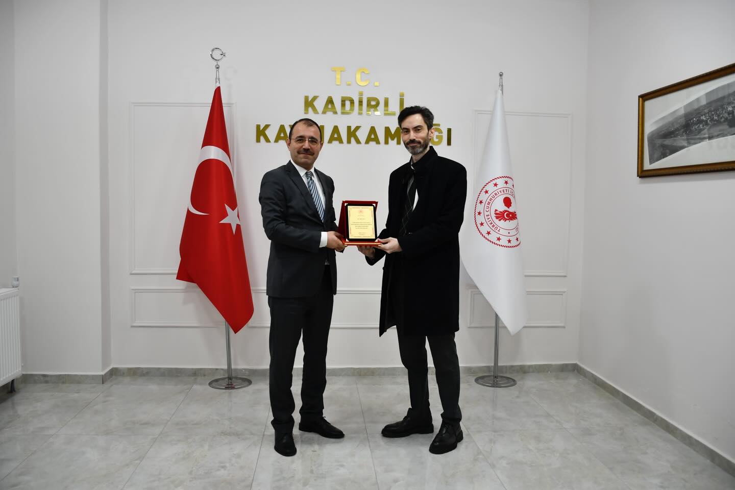 Erdinç Dolu Kadirli’de Eğitime Destek Verenlere Plaket Verdi4