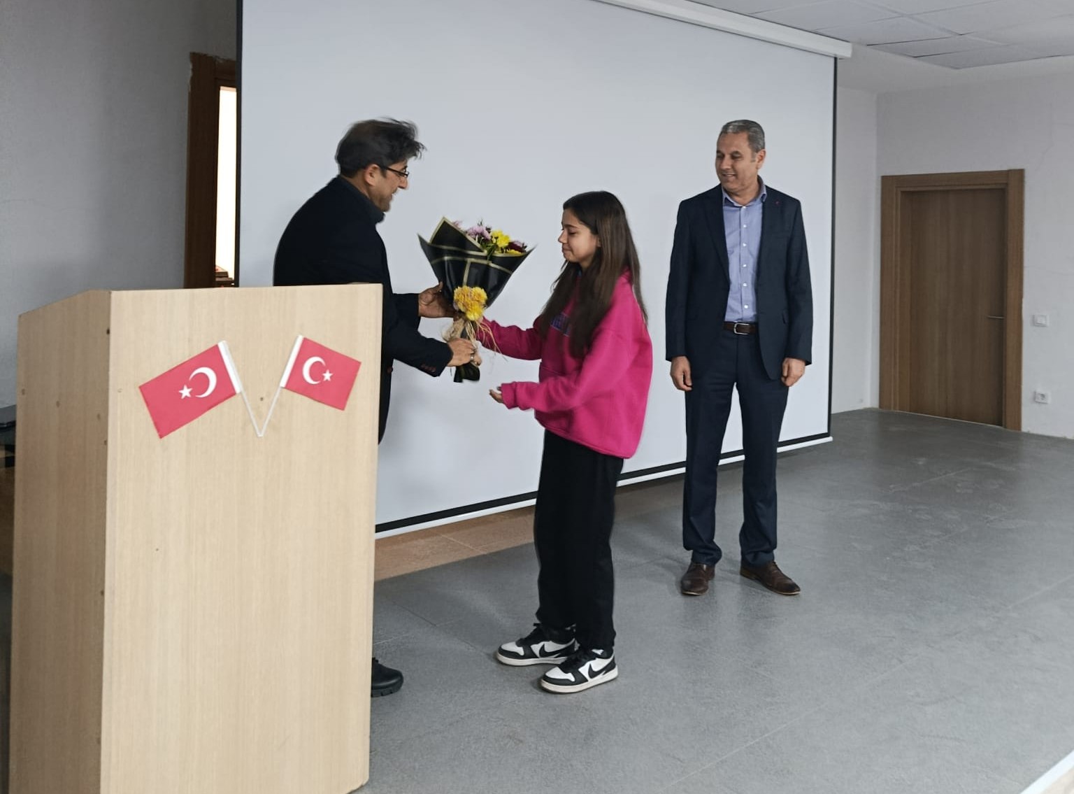 Göktürk’te Dil Şöleni Dr. Ahmet Doğru Gençlerle Buluştu (2)