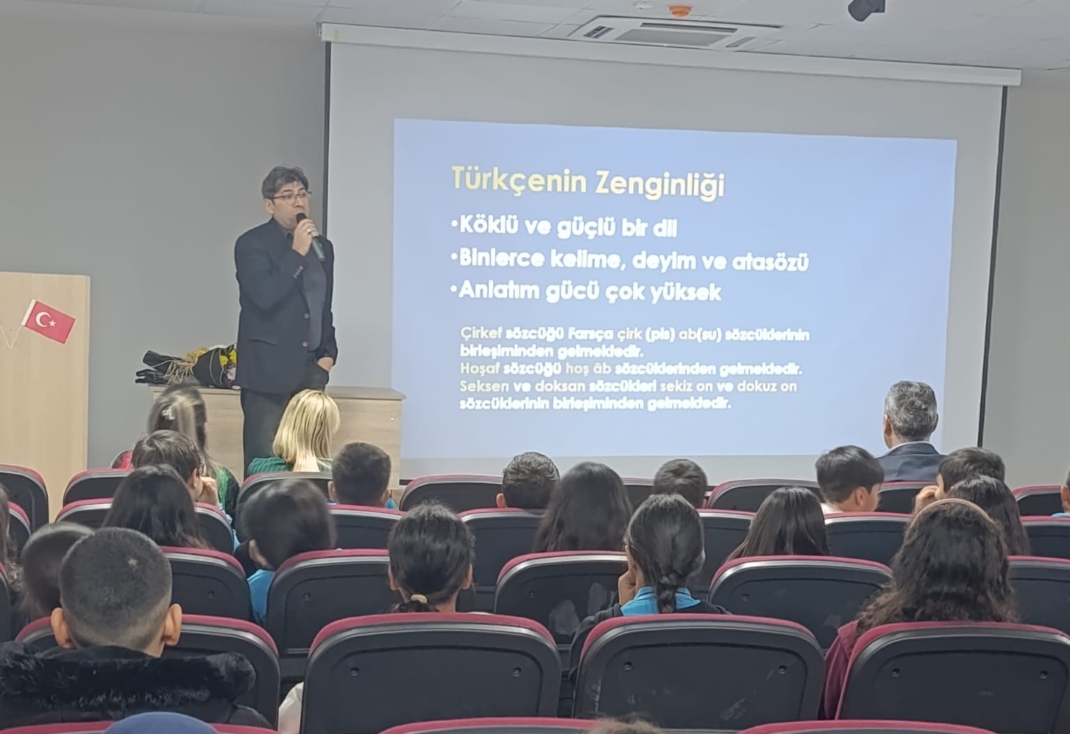 Göktürk’te Dil Şöleni Dr. Ahmet Doğru Gençlerle Buluştu (5)