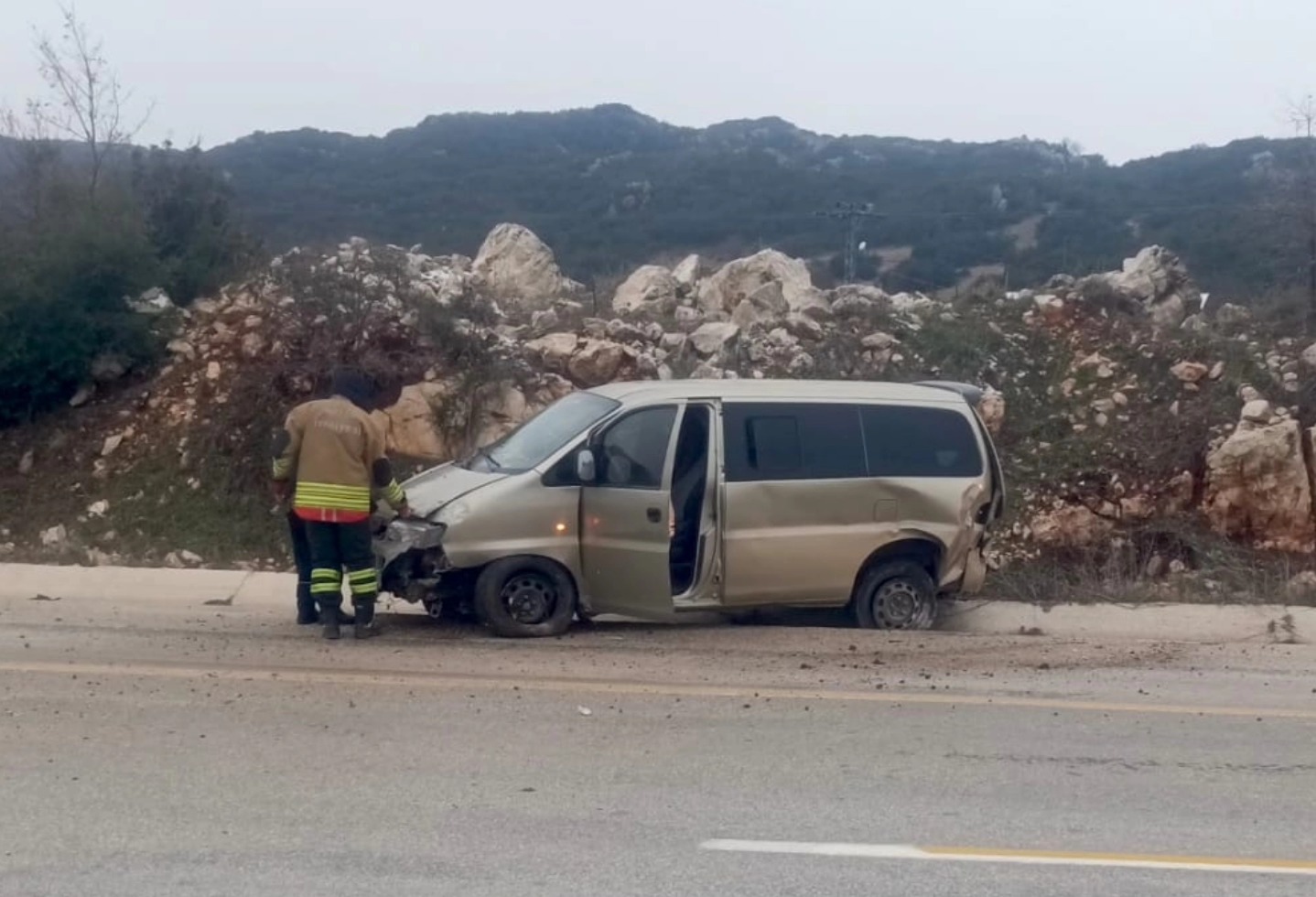 Hatay Yayladağı Antakya Yolunda İki Araç Çarpıştı3