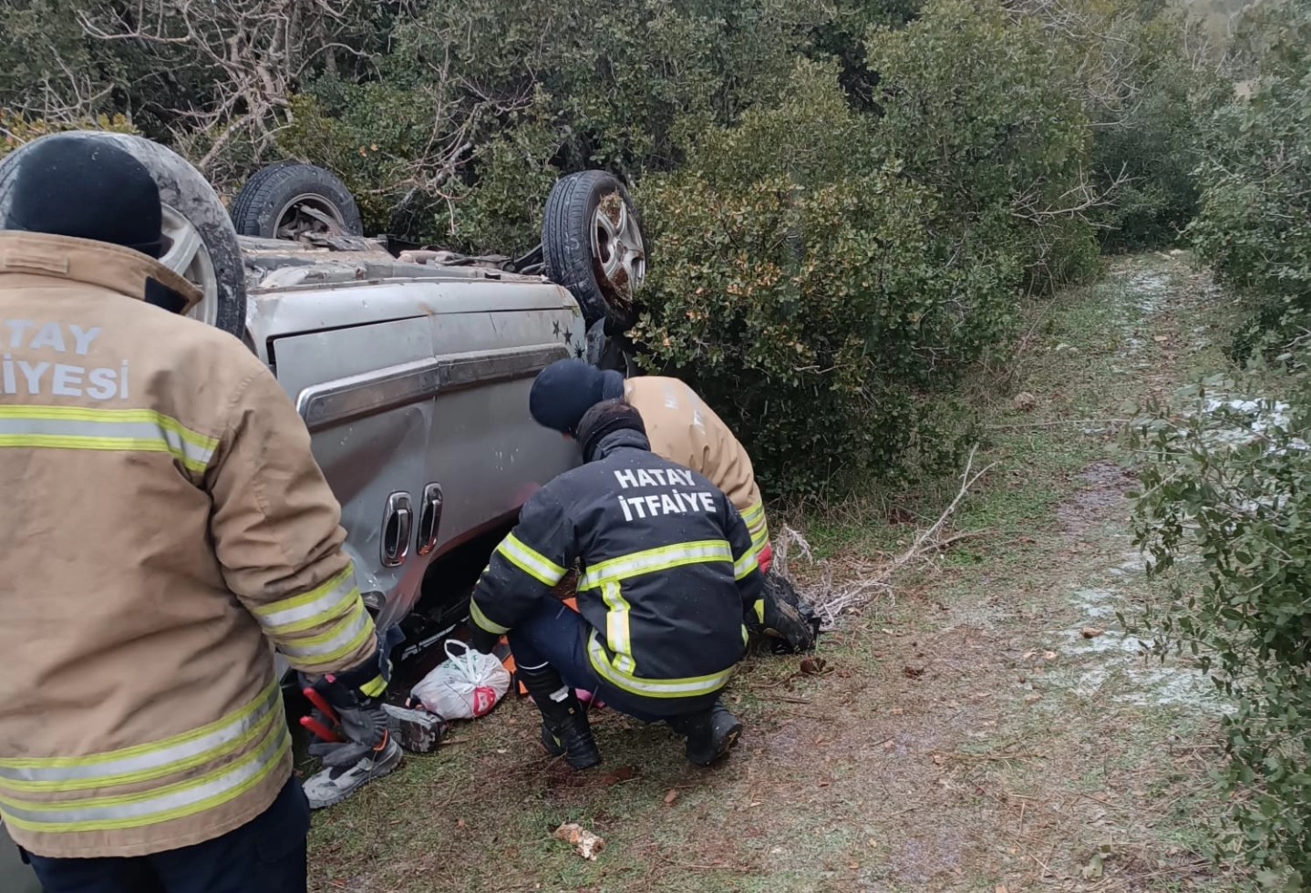 Hatay Yayladağı Antakya Yolunda İki Araç Çarpıştı4