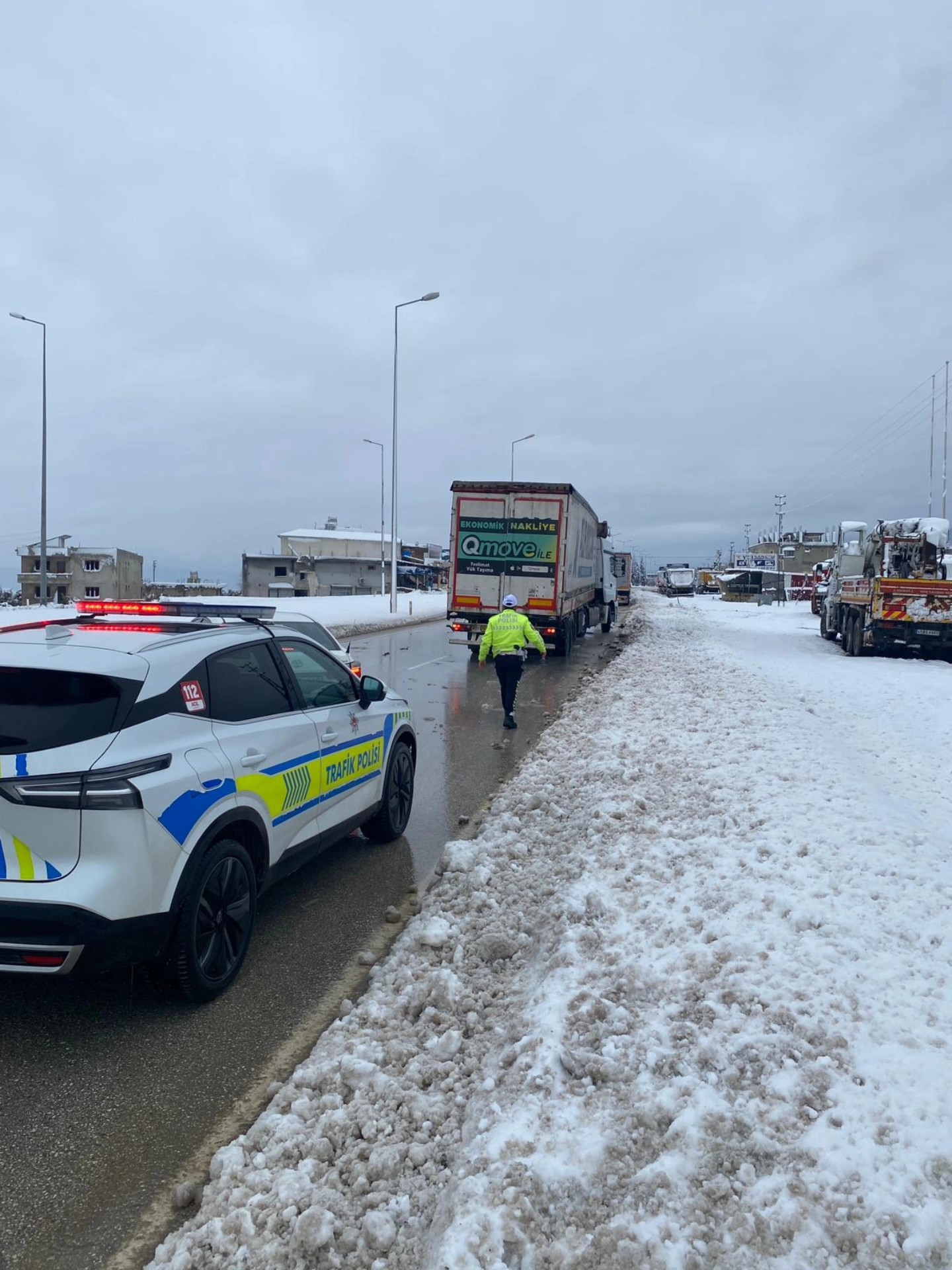Hatay’da Kar Yağışı Ulaşımı Olumsuz Etkiledi2