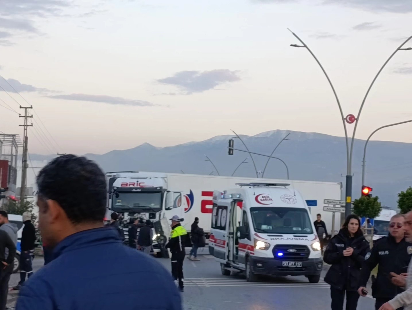 İskenderun Arsuz Yolunda Zincirleme Kaza 18 Yaralı6