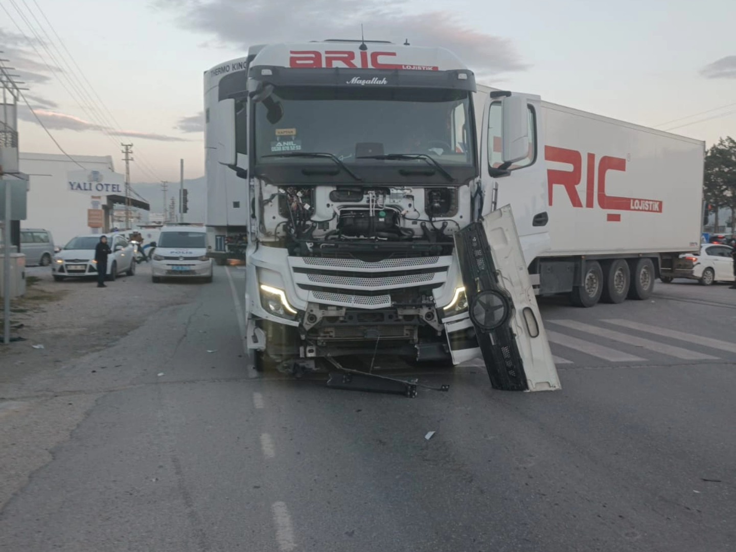 İskenderun Arsuz Yolunda Zincirleme Kaza 18 Yaralı9