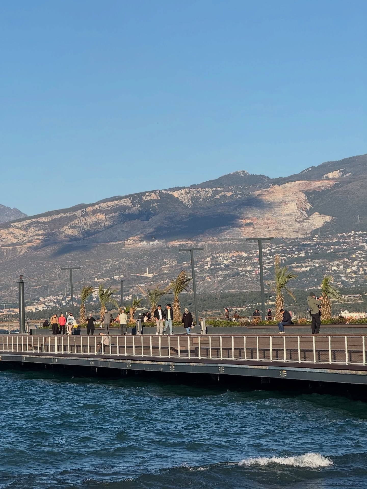 İskenderun Sahili’nde Kış Güneşi Ve Nergis Kokusu (2)