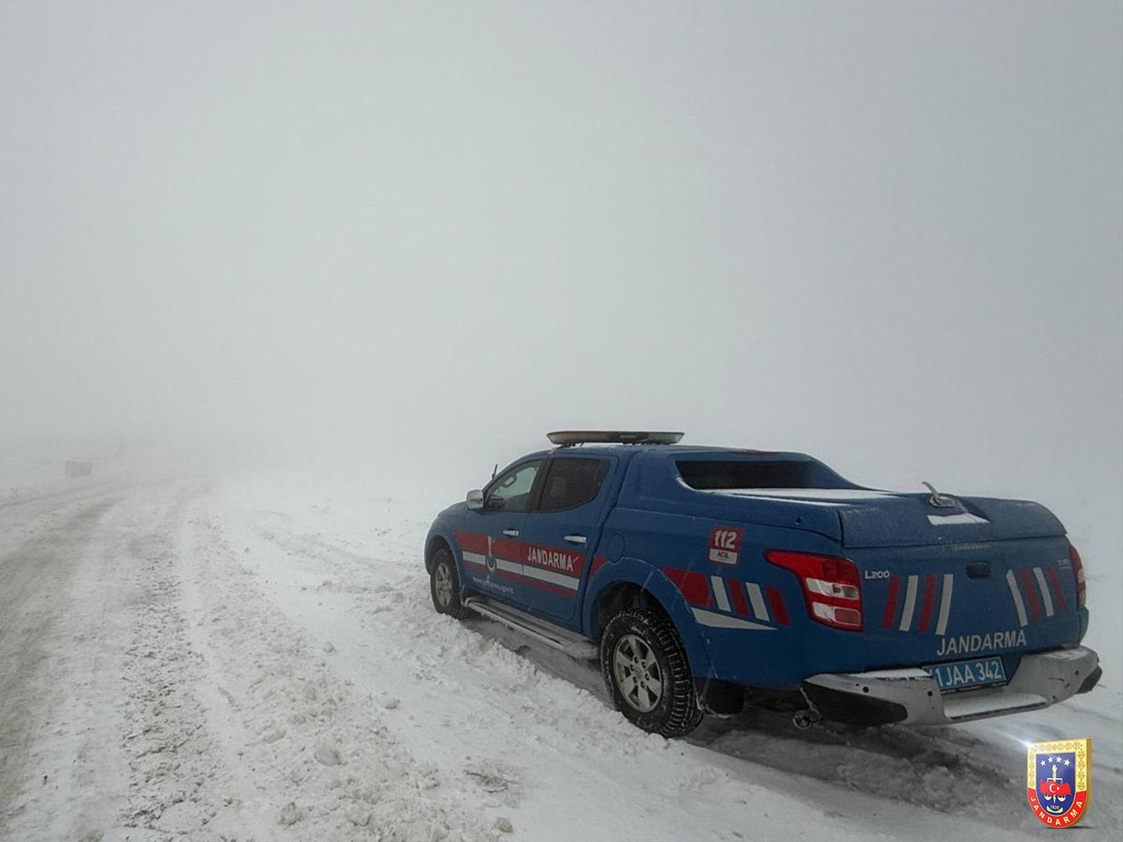 Jandarma Zorlu Kışta Görev Başında (2)