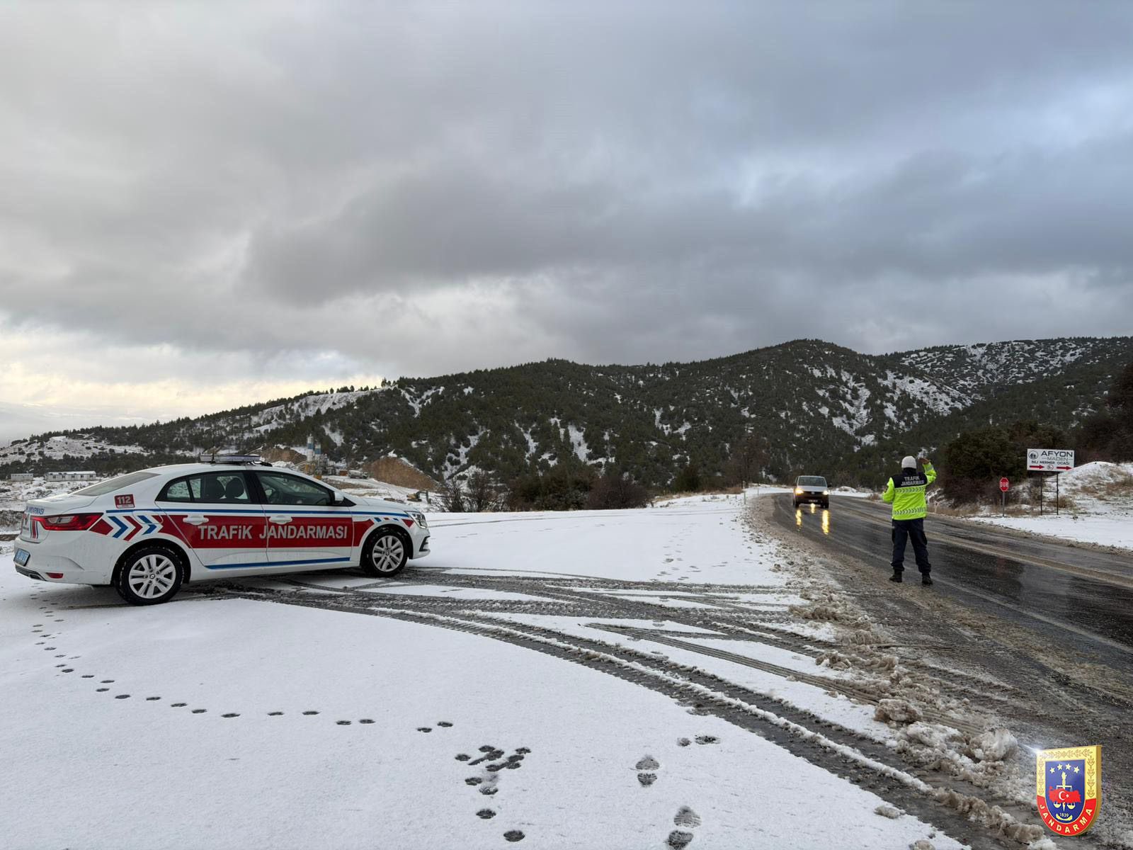 Jandarma Zorlu Kışta Görev Başında (4)