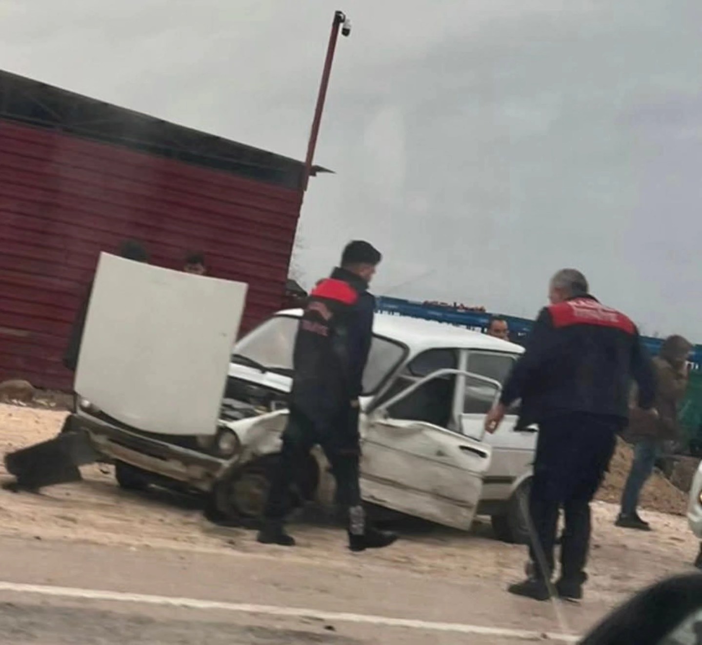 Kadirli–Osmaniye Yolunda Trafik Kazası 2 Araç Çarpıştı (1)