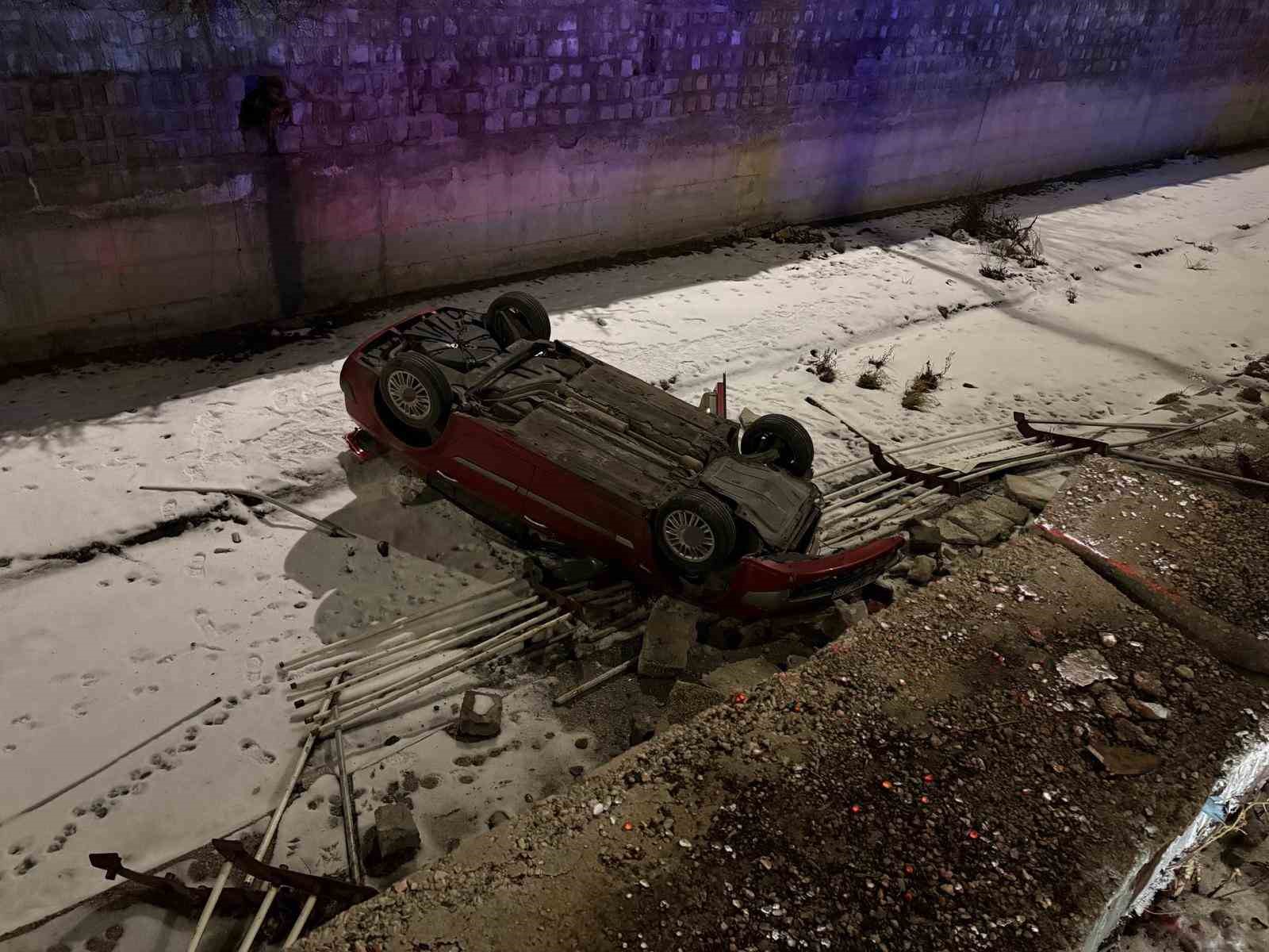 Kayseri’de Korkutan Kaza Araç 5 Metrelik Kanala Düştü2