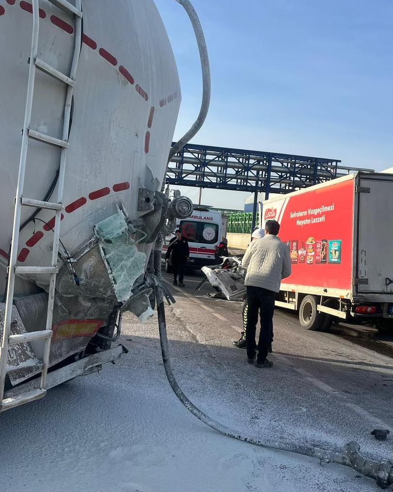 Osmaniye Adana Yolu’nda Feci Kaza 1’I Ağır 2 Yaralı5