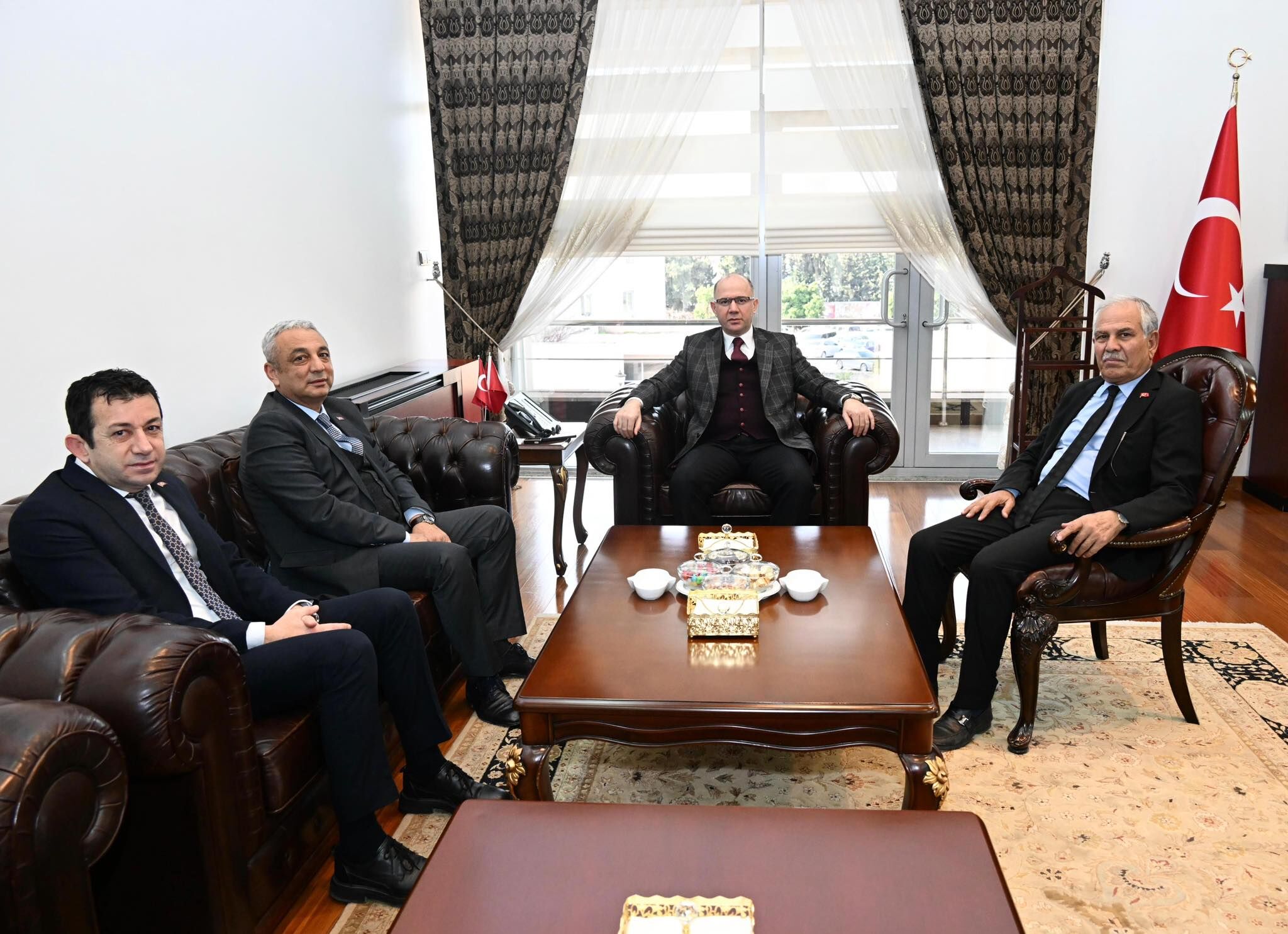 Osmaniye’de Başkanları Vali Serdengeçti’yi Ziyaret Etti2