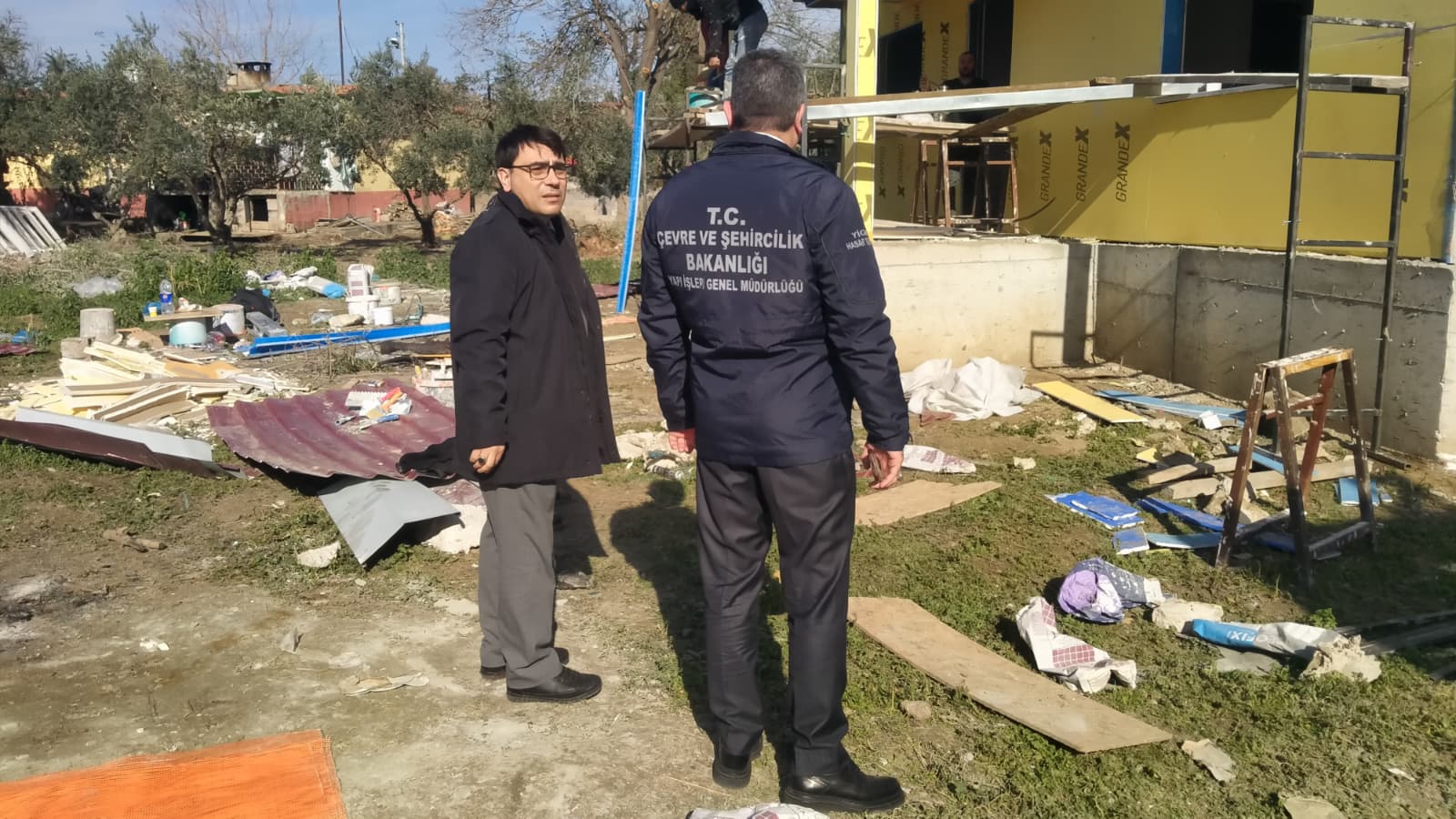 Osmaniye’de Zafer Bektaş Hemite Deprem Konutlarını İnceledi2