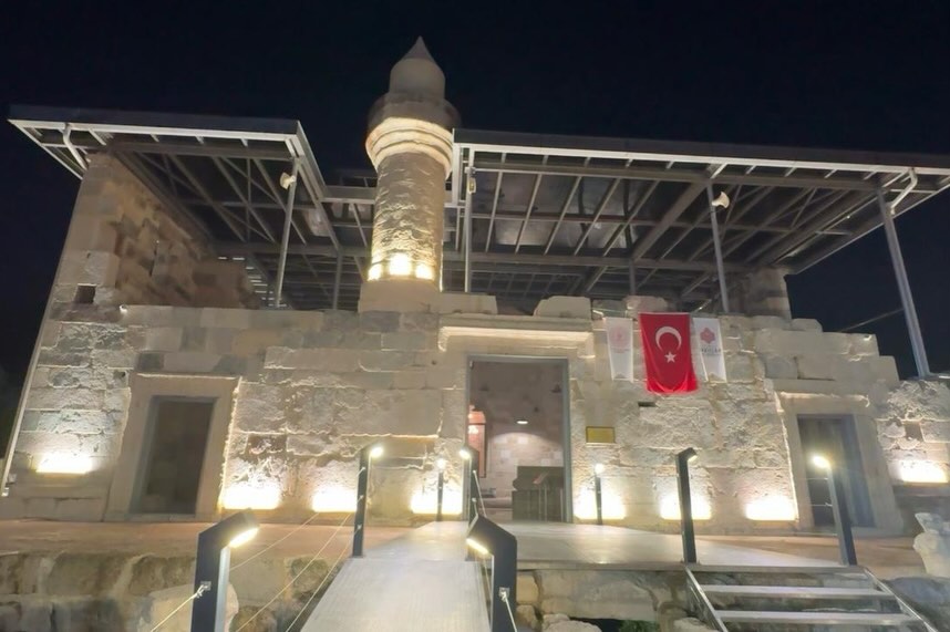 Restorasyon Tamamlanan Ala Camii Kadirli’de Yeniden İbadete Açıldı (3)