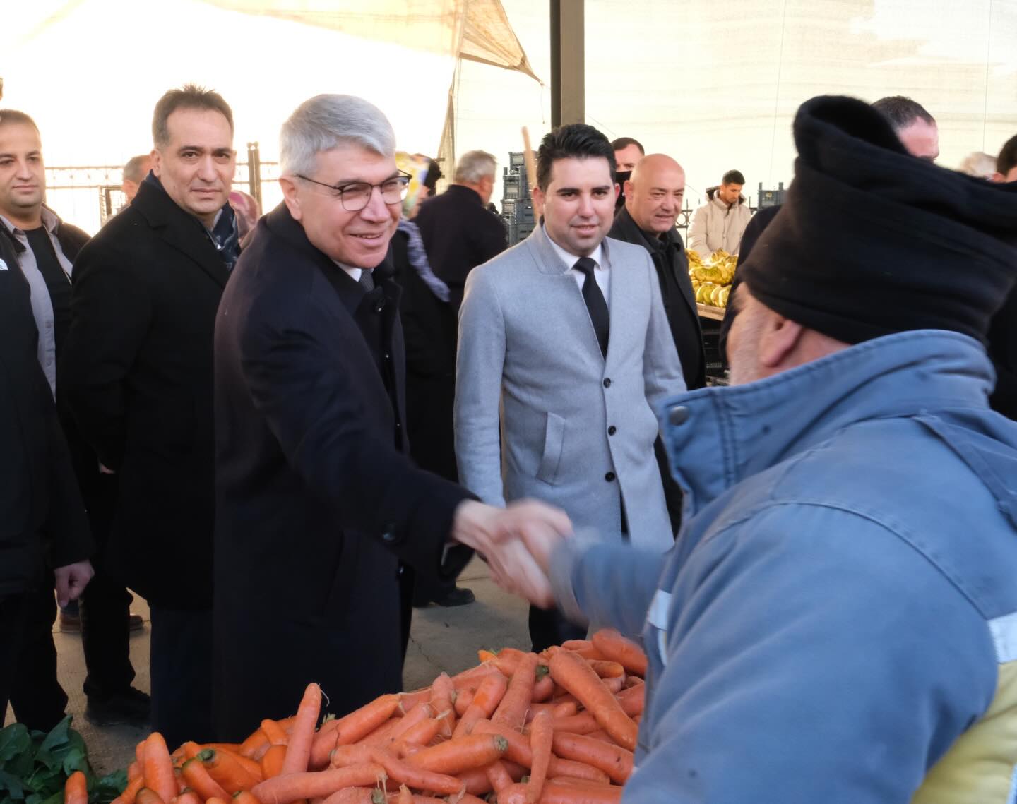 Seydi Gülsoy Bahçe’de Pazar Esnafına Hayırlı Cuma Diledi2