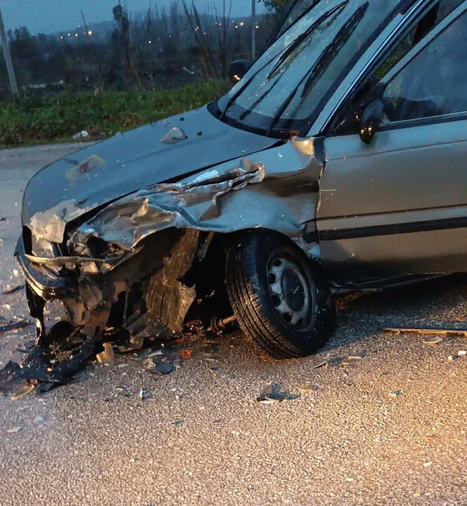 Sumbas’ta İki Otomobil Çarpıştı (1)