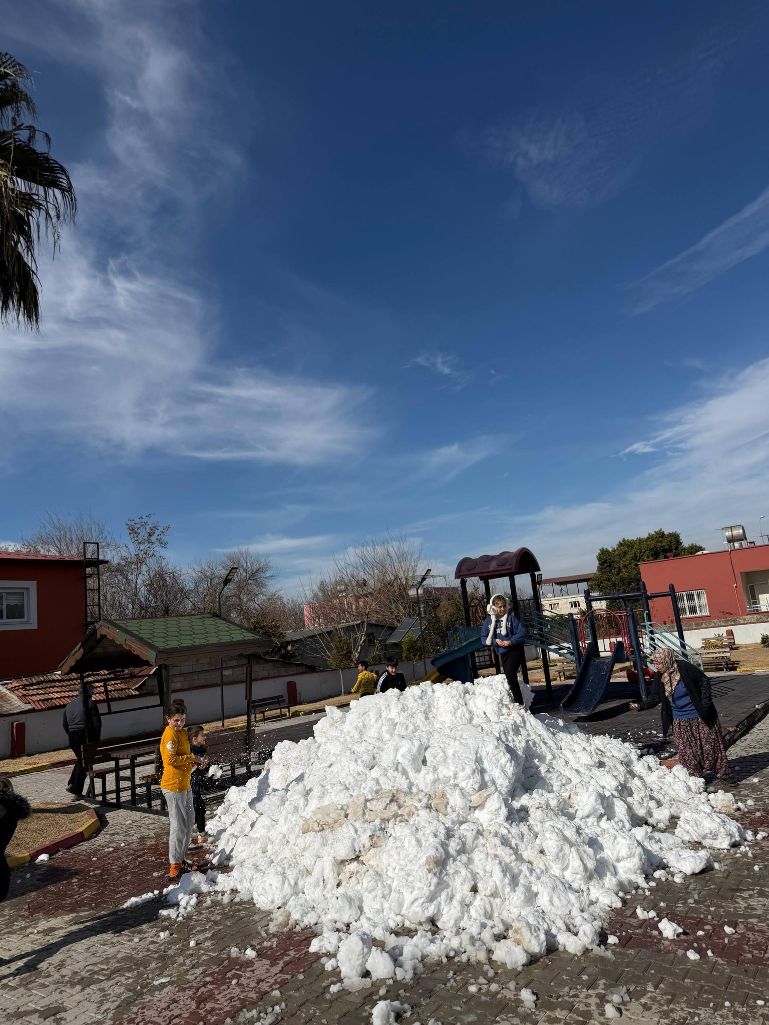 Toprakkale’de Kar Sürprizi Yarıyıl Tatiline Unutulmaz Hediye (3)