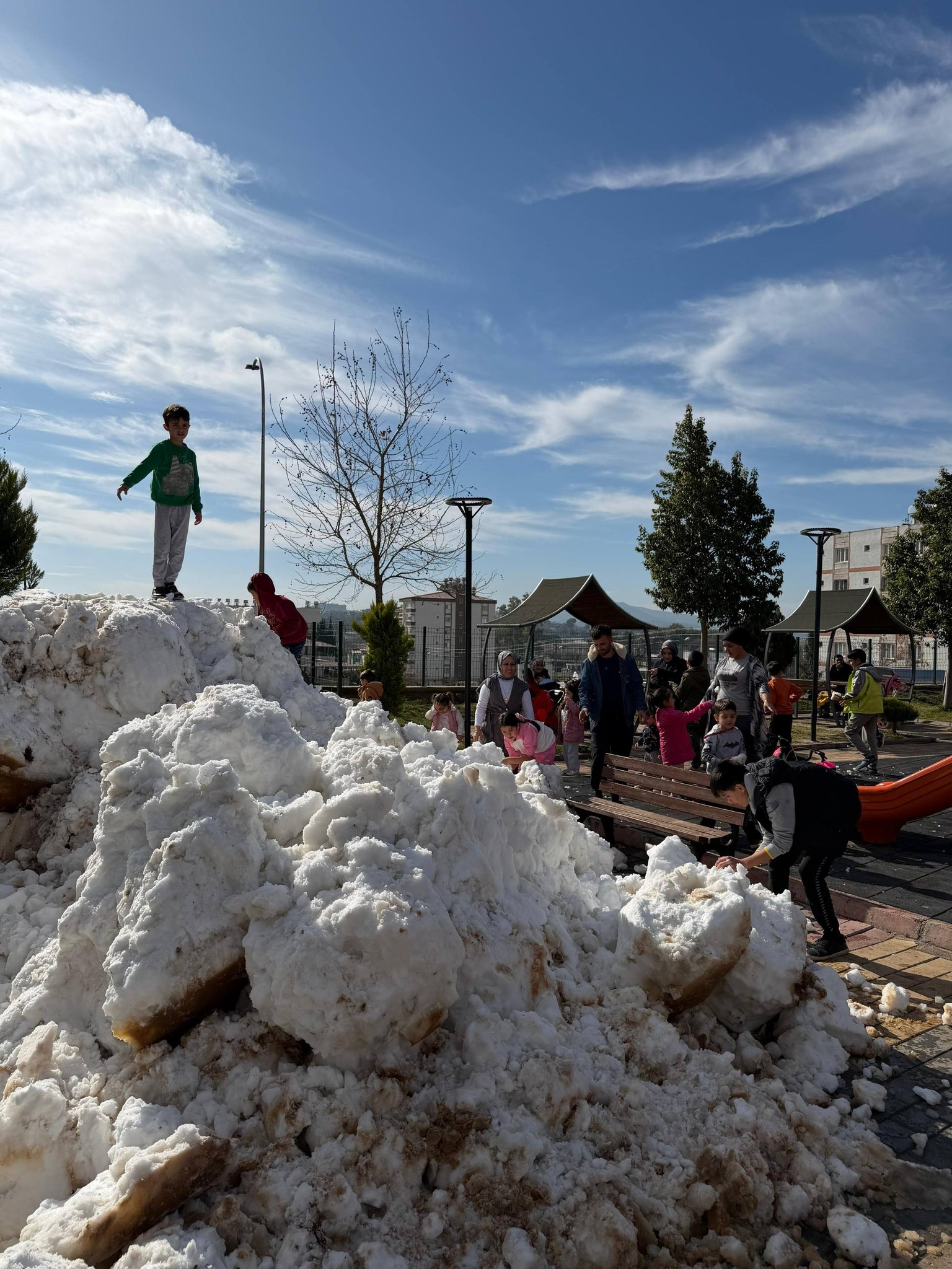 Toprakkale’de Kar Sürprizi Yarıyıl Tatiline Unutulmaz Hediye (6)