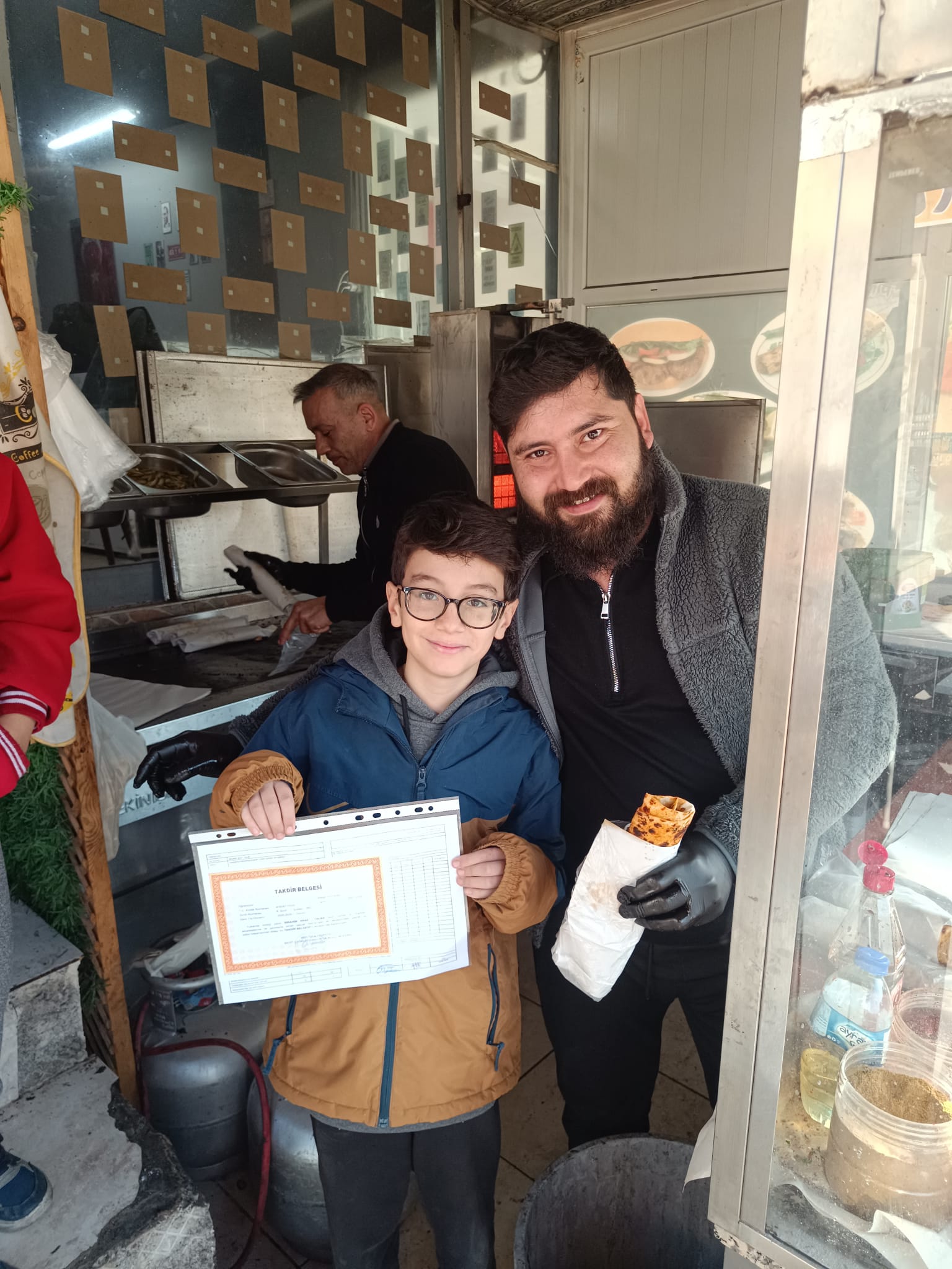 Toprakkale’de Öğrencilere Ücretsiz Döner Sürprizi (2)