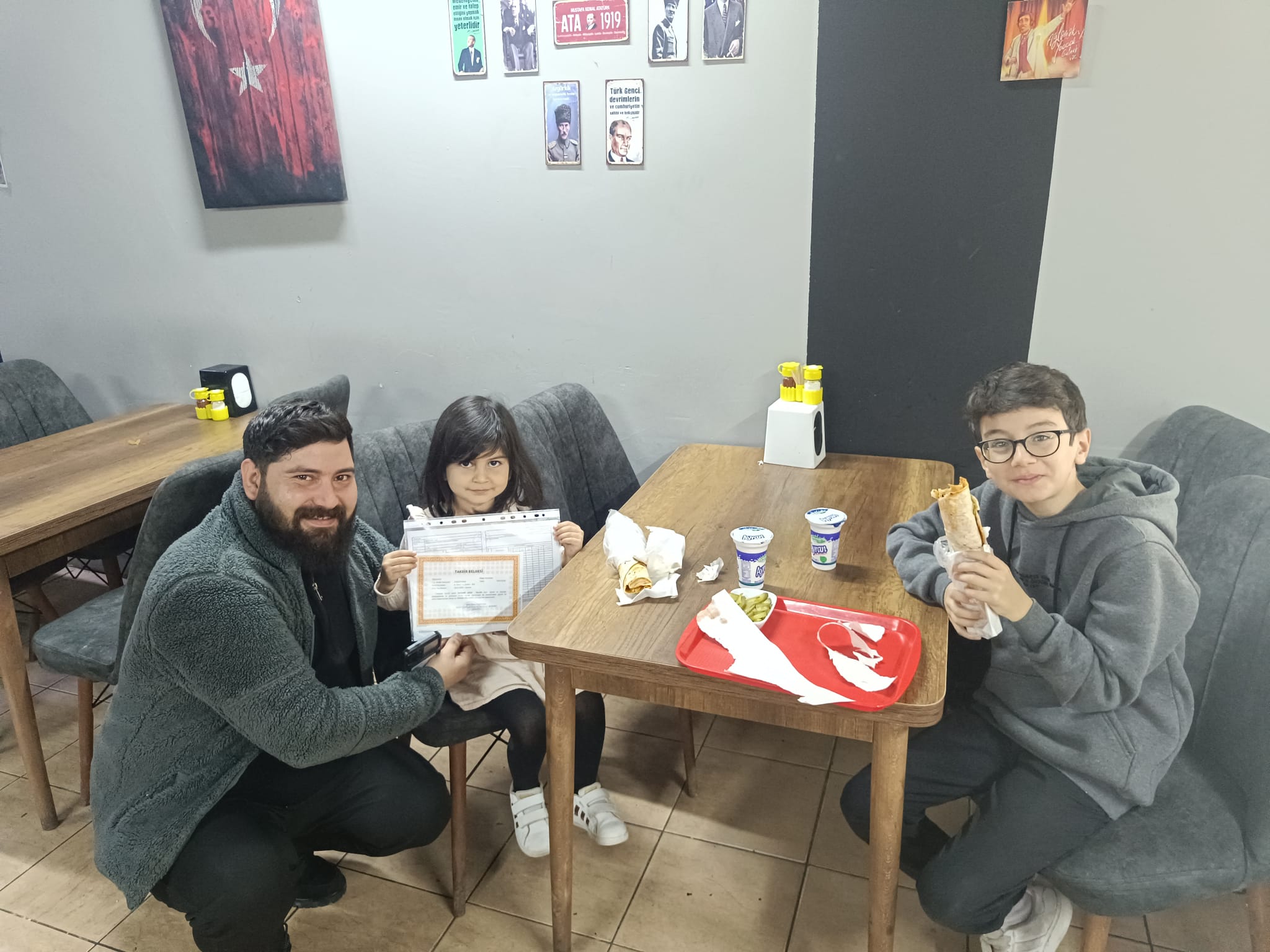 Toprakkale’de Öğrencilere Ücretsiz Döner Sürprizi (3)