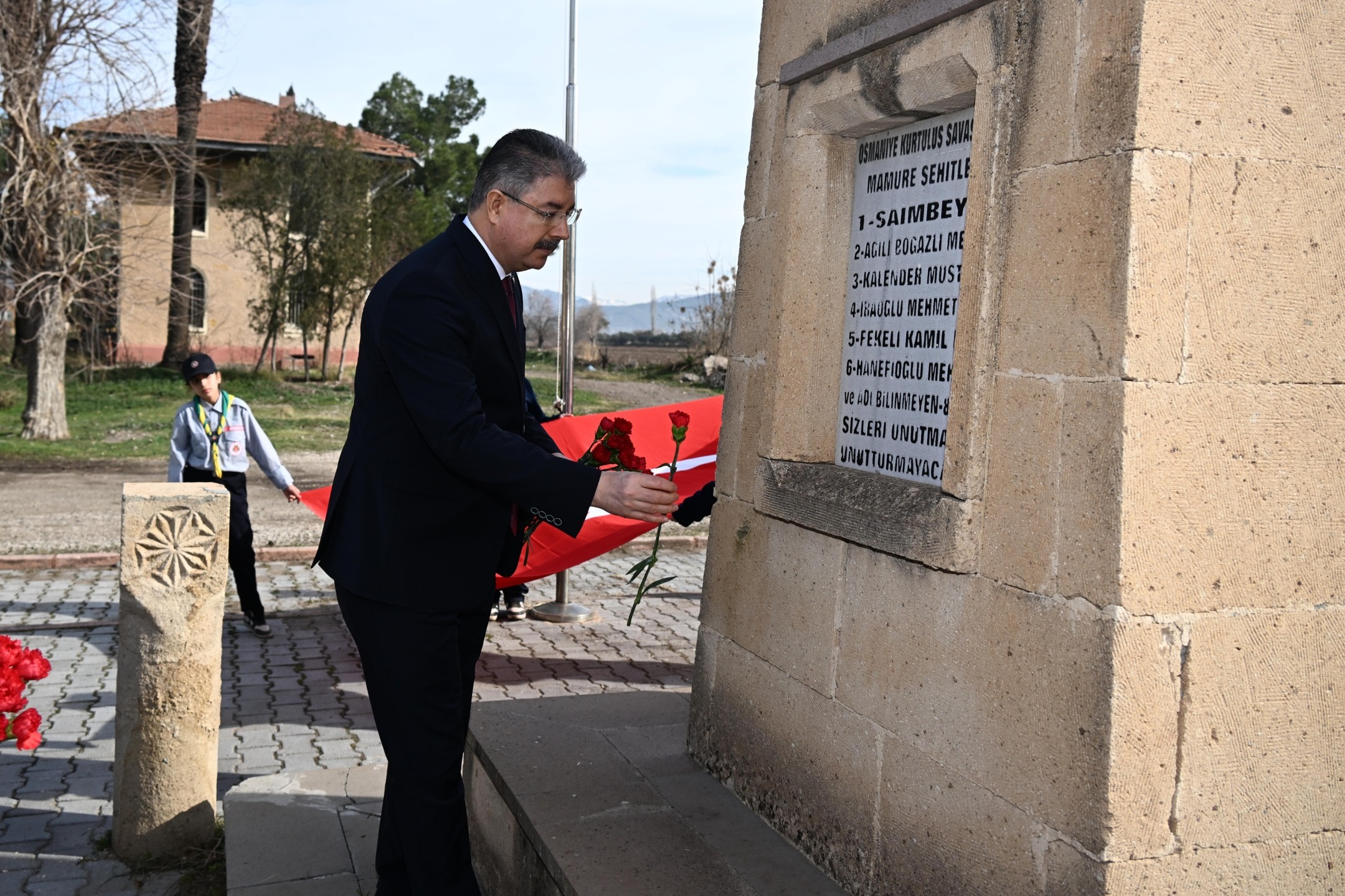 Vali Yılmaz Şehit Kaymakam Saim Bey’i Dualarla Andı2