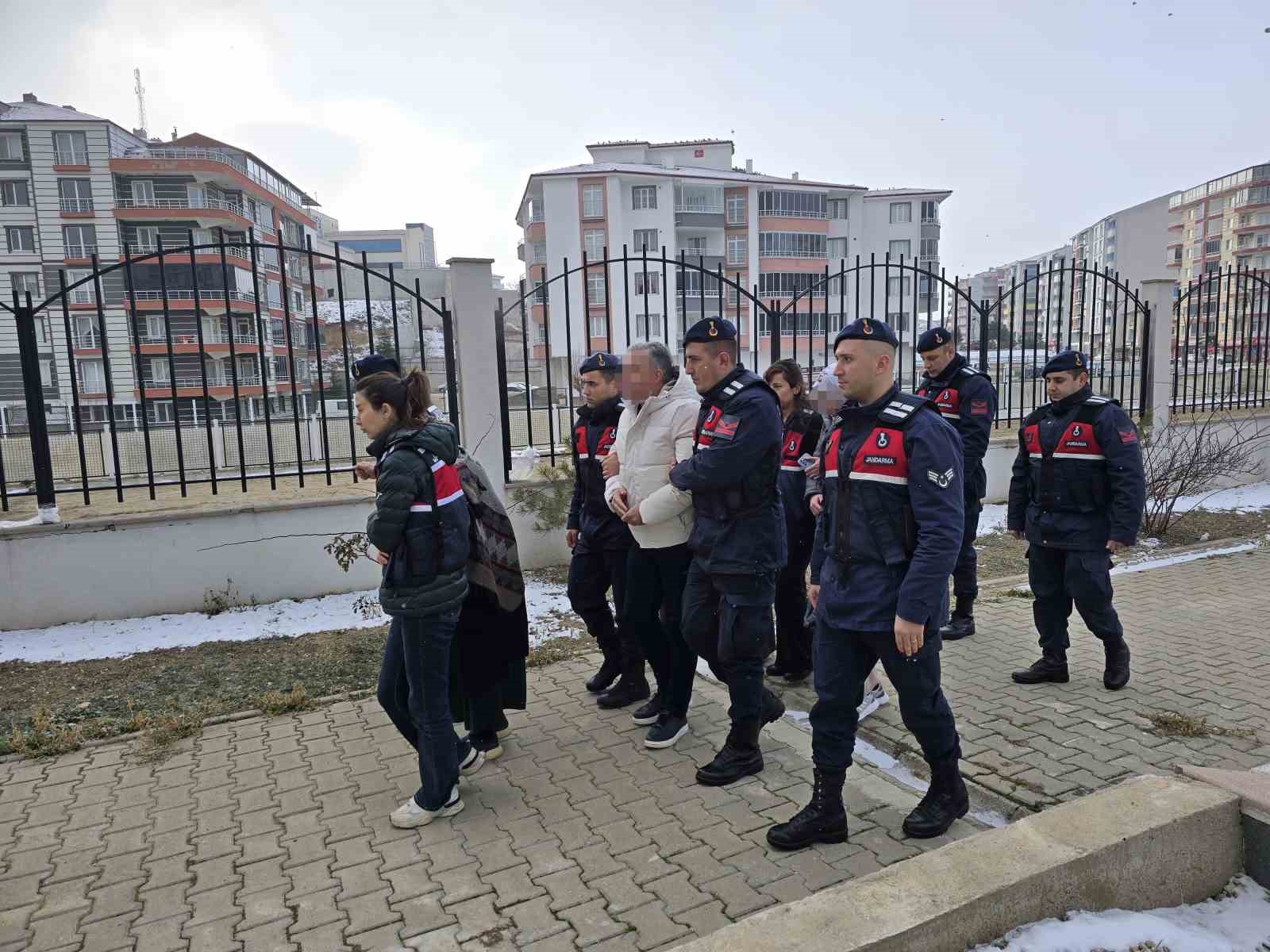 Yozgat’ta Şok Ölü Kardeşin Kimliğiyle 21 Yıl Maaş2